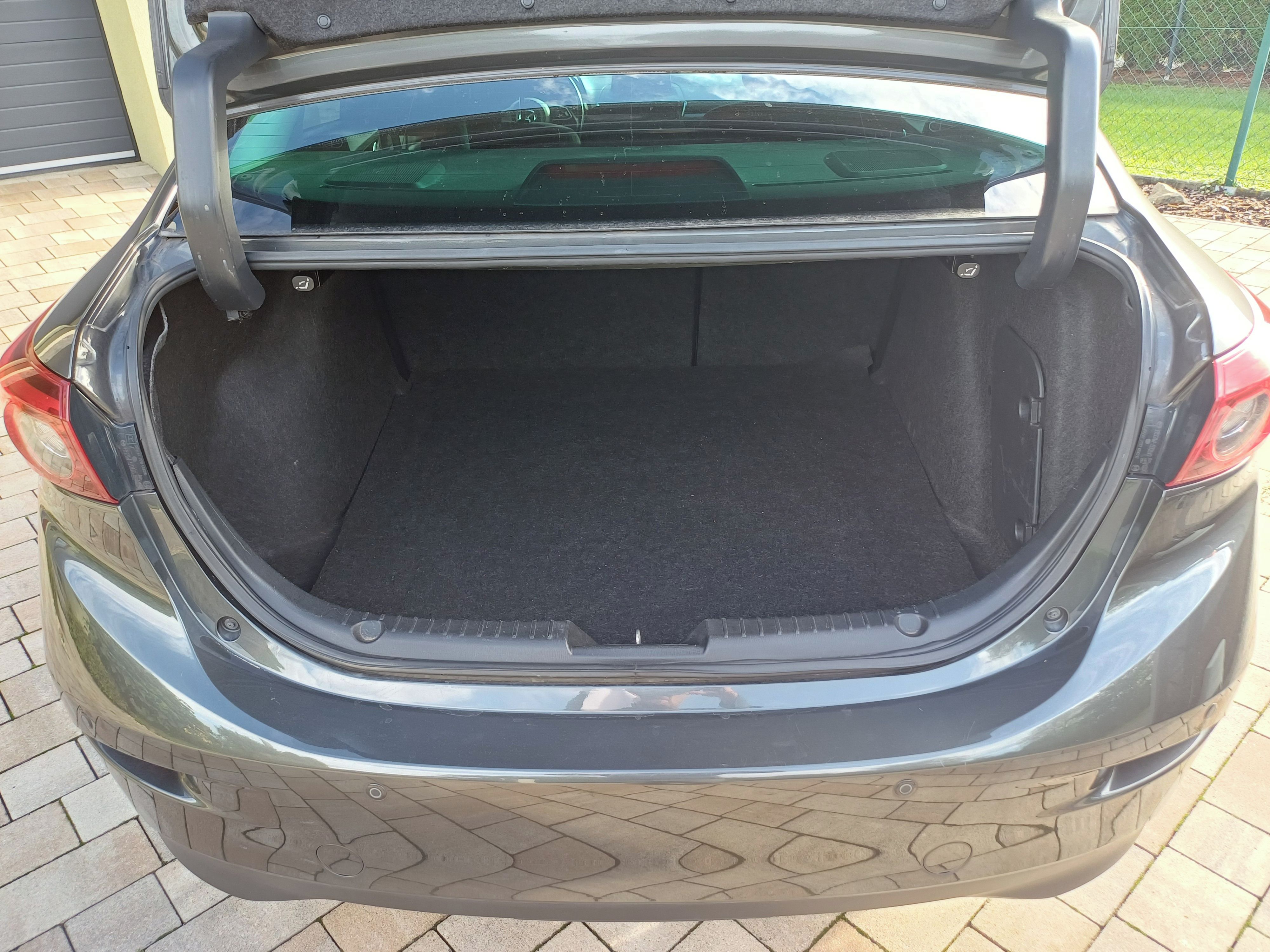 Mazda 3, Revolution - fotka 6