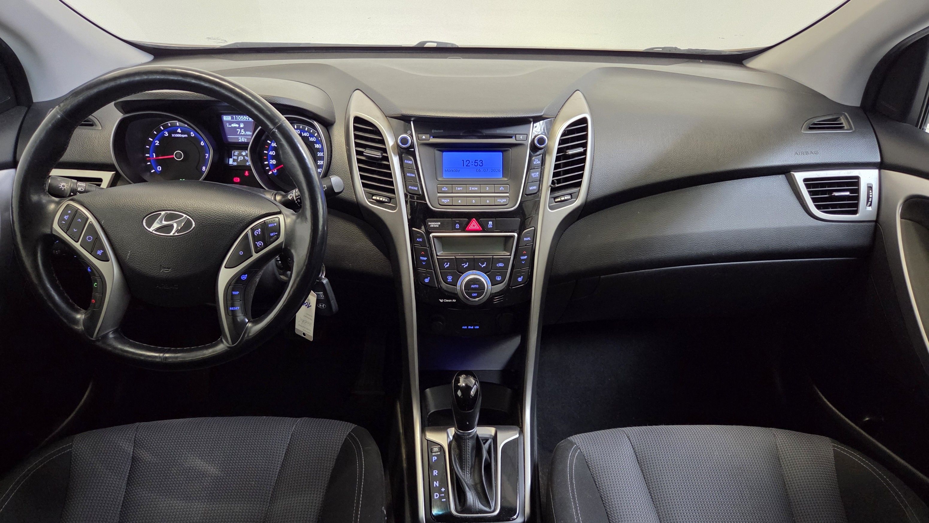 Hyundai i30, 1.6 MPI 88kW CVVT Weekend - fotka 6