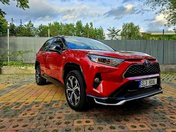 2,5 Plug-in Hybrid e-CVT
