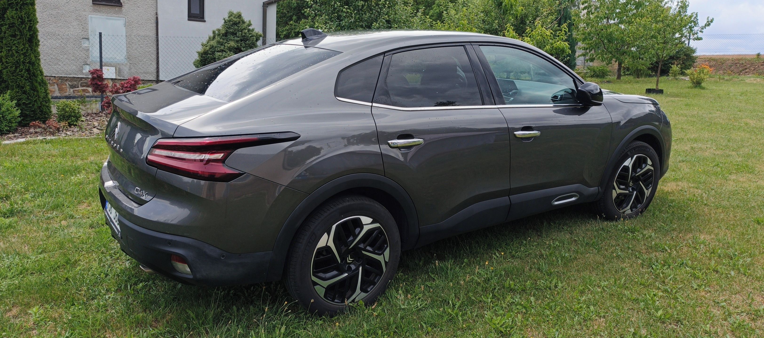 Citroën C4 X, 1.2 PureTech 130 výbava Shine - fotka 3