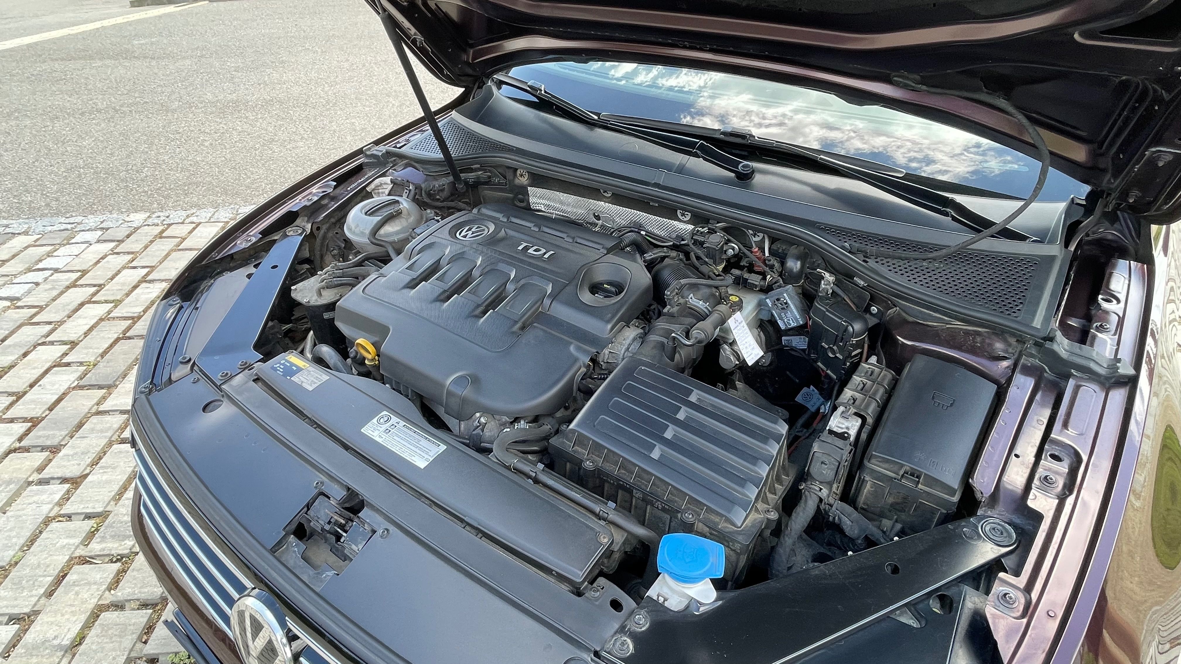 Volkswagen Passat, Garážovaný Passat 2.0 TDI - fotka 6