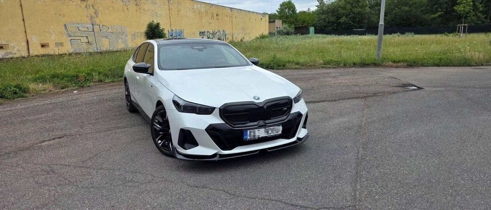 BMW i5, BMW I5 M60/// DPH 442KW ZARUKA - fotka 5