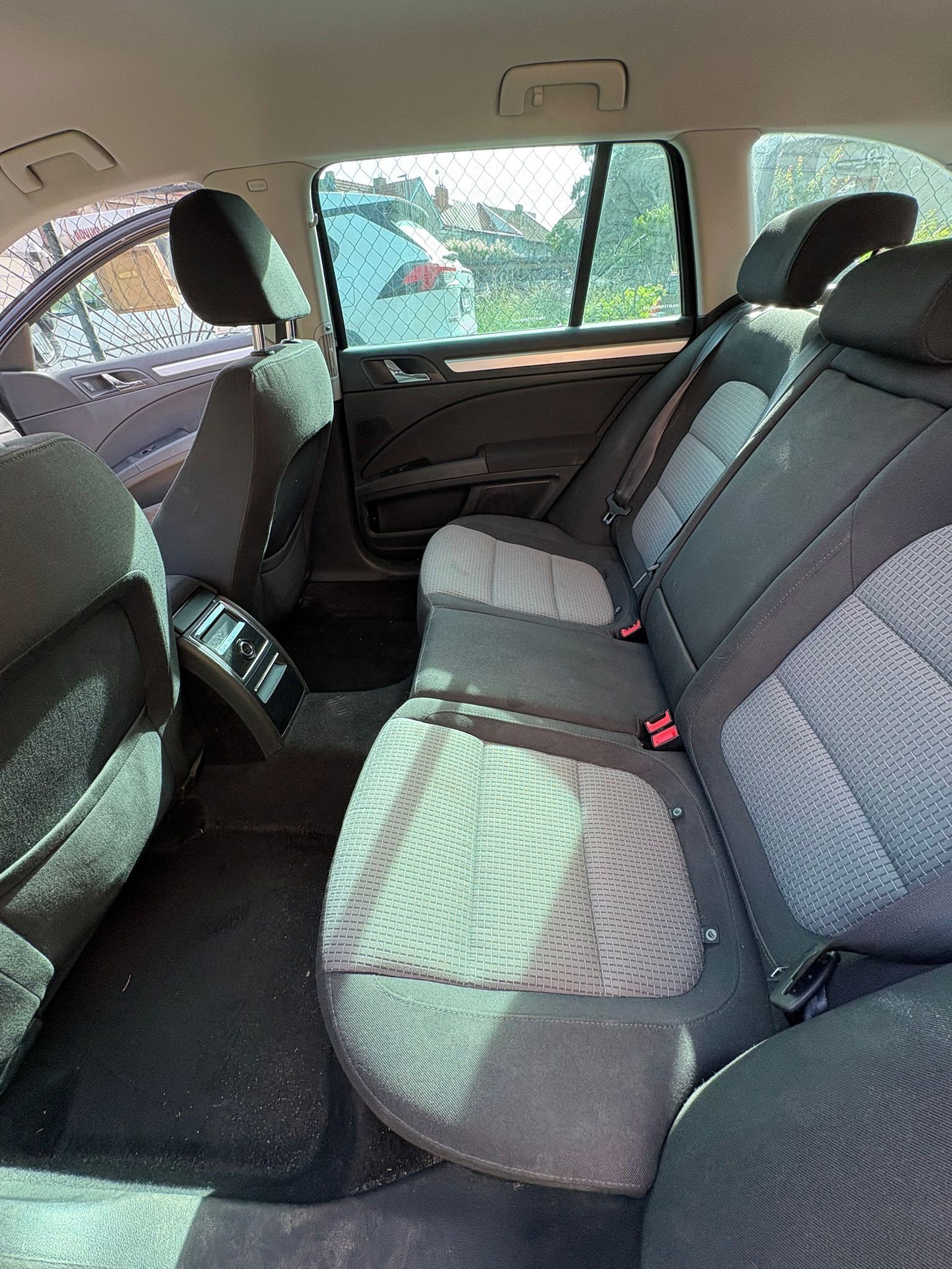 Škoda Superb, 2.0 TDI 125kw manual - fotka 4
