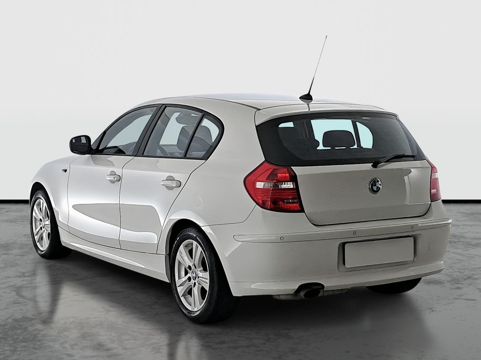BMW Řada 1, 116i, Tažné - fotka 4