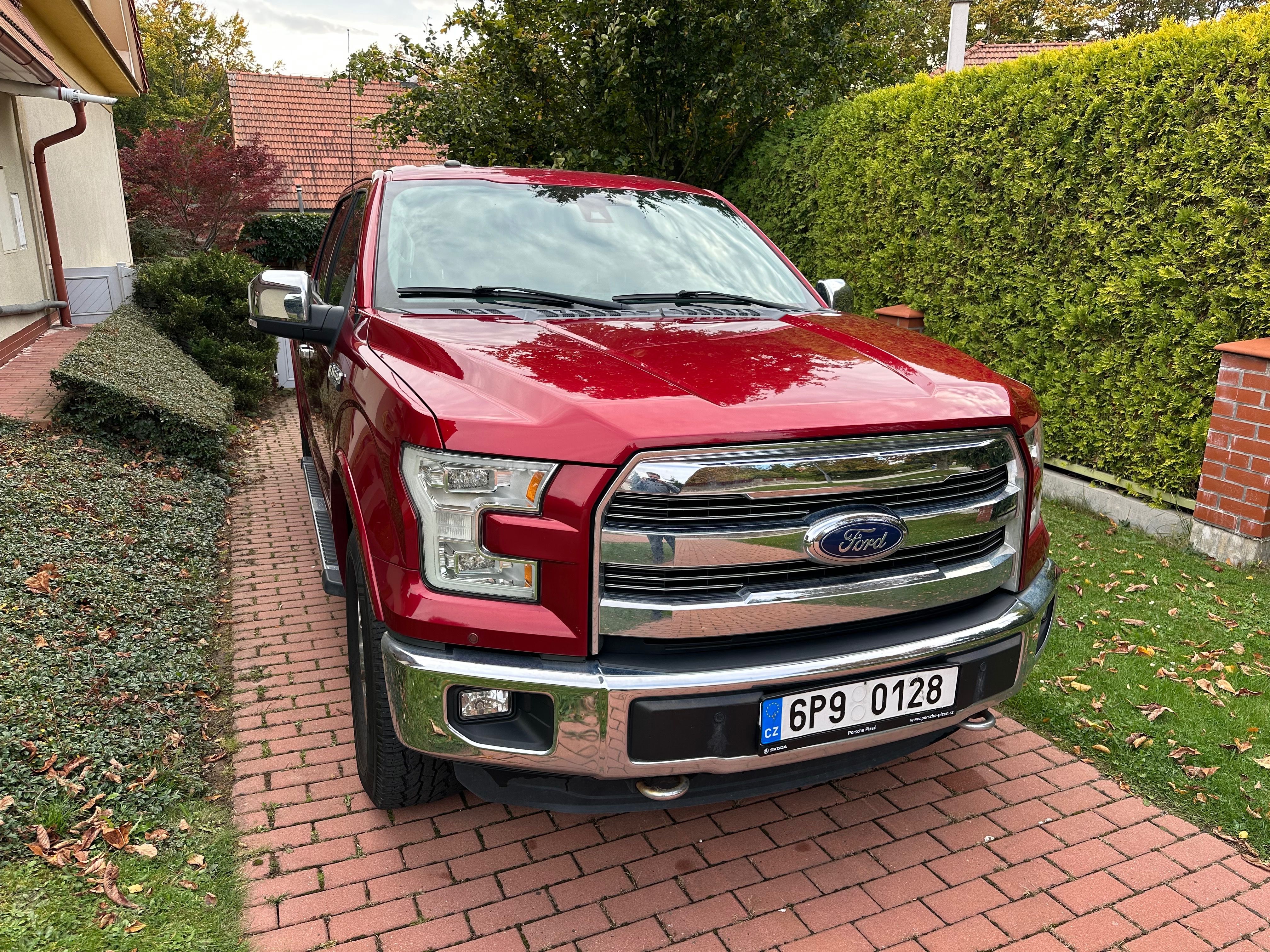 Ford F-150, 5.0 V8 Lariat - fotka 4