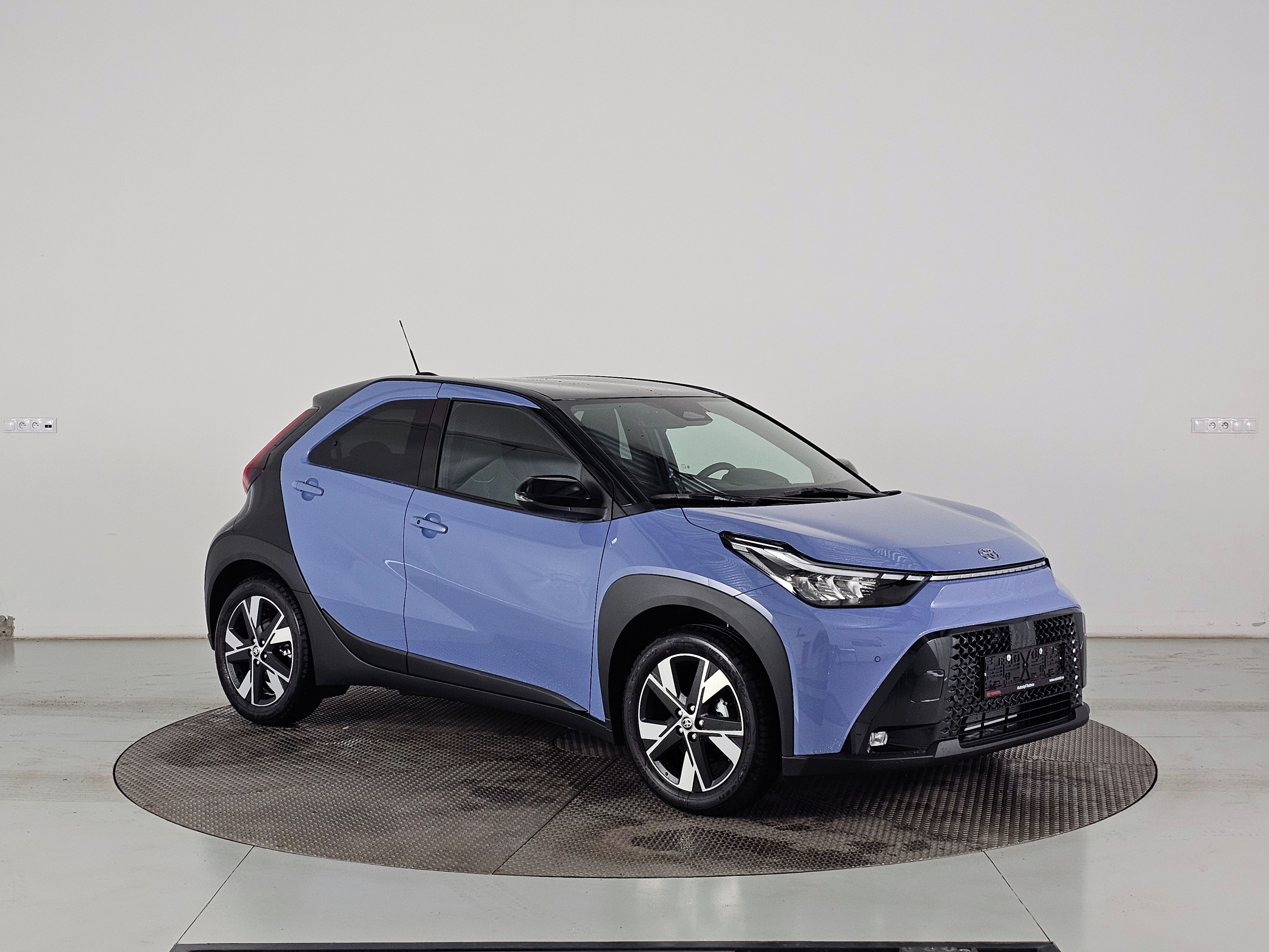 Toyota Aygo, X, 1.5HEV 116k 2x4 Style Smart - fotka 3