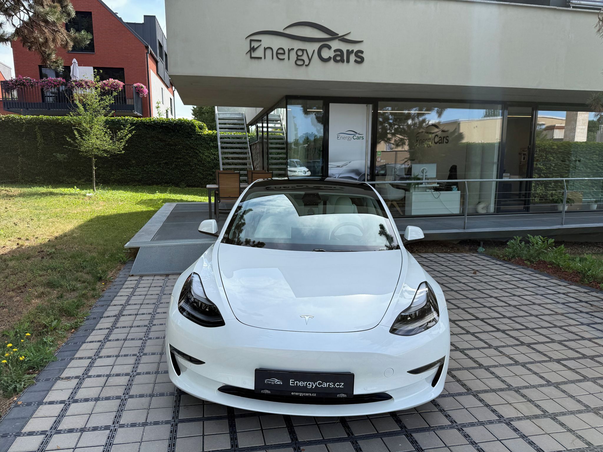 Tesla Model 3, Long Range AWD - fotka 2