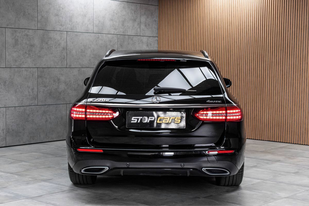 Mercedes-Benz Třídy E, E 220d AMG*4MATIC*TAŽNÉ*ACC*ČR - fotka 5