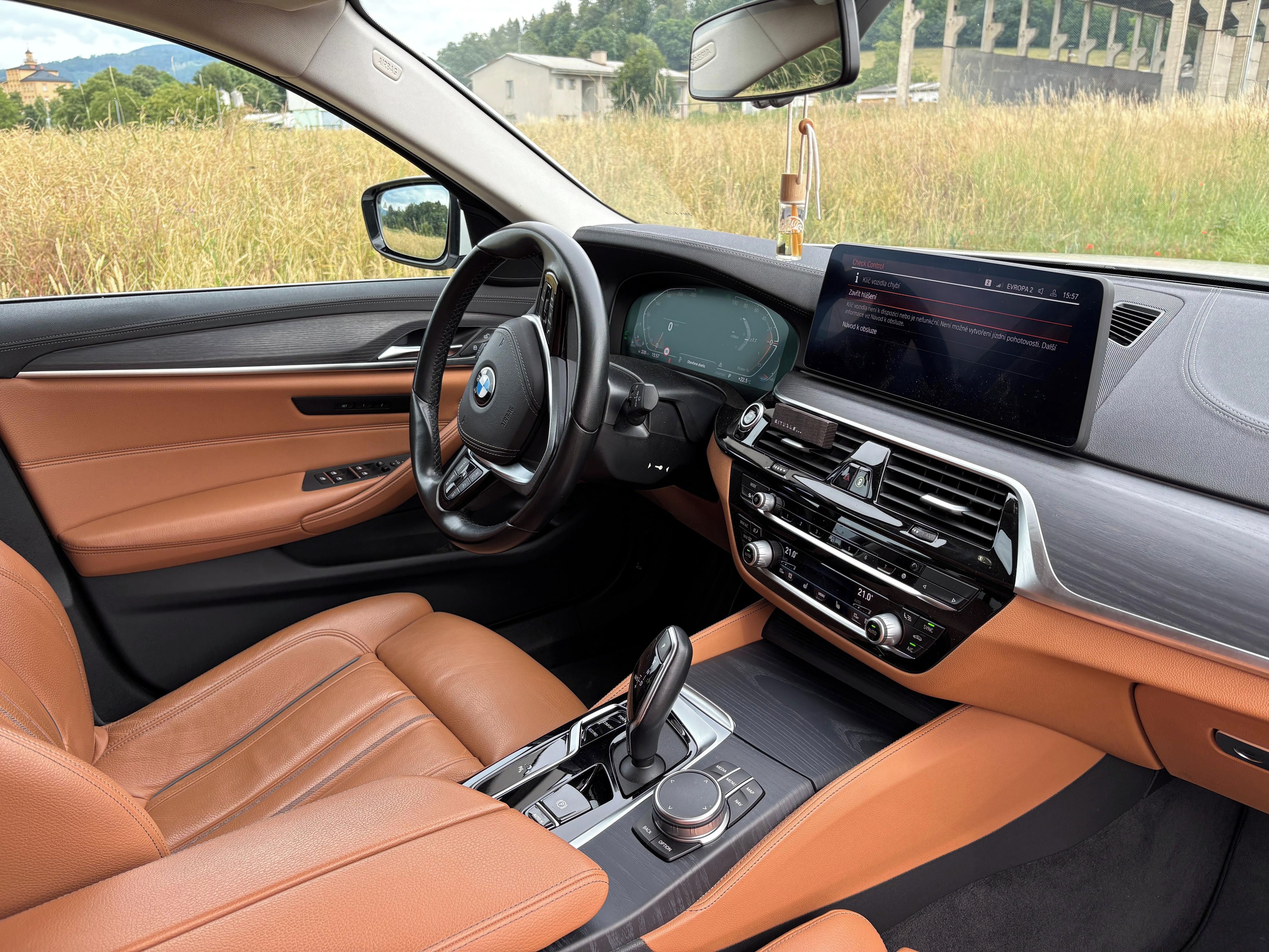 BMW Řada 5, BMW 530 XDRIVE, 210 kW - fotka 4