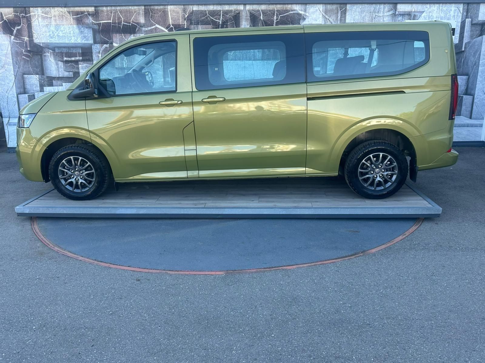 Volkswagen Caravelle, 2.0TDi, 110KW, 8. MÍST - fotka 4