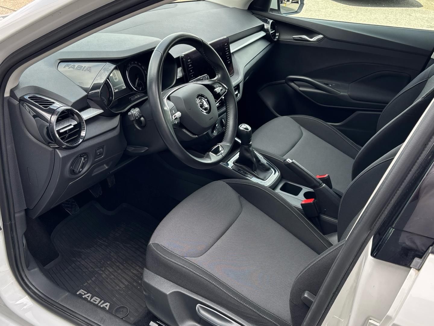 Škoda Fabia, 1.0 MPi / 50 kW Ambition - fotka 6