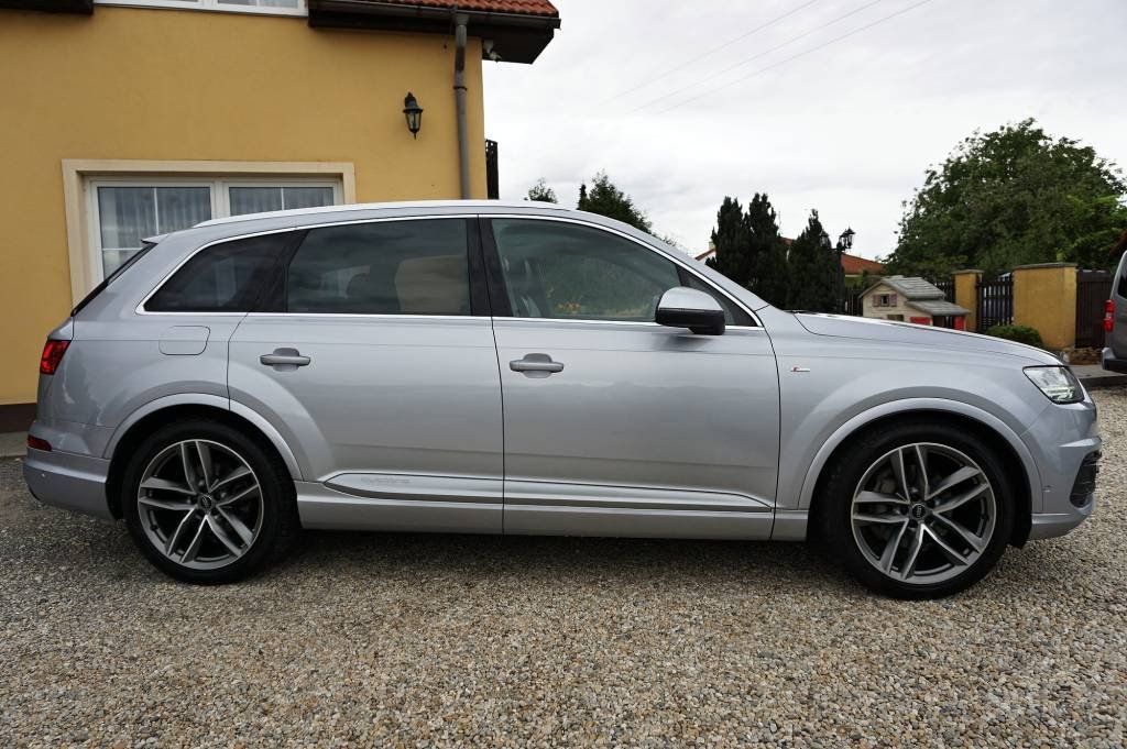 Audi Q7, S-LINE 3,0 TDI 200 kW - fotka 3