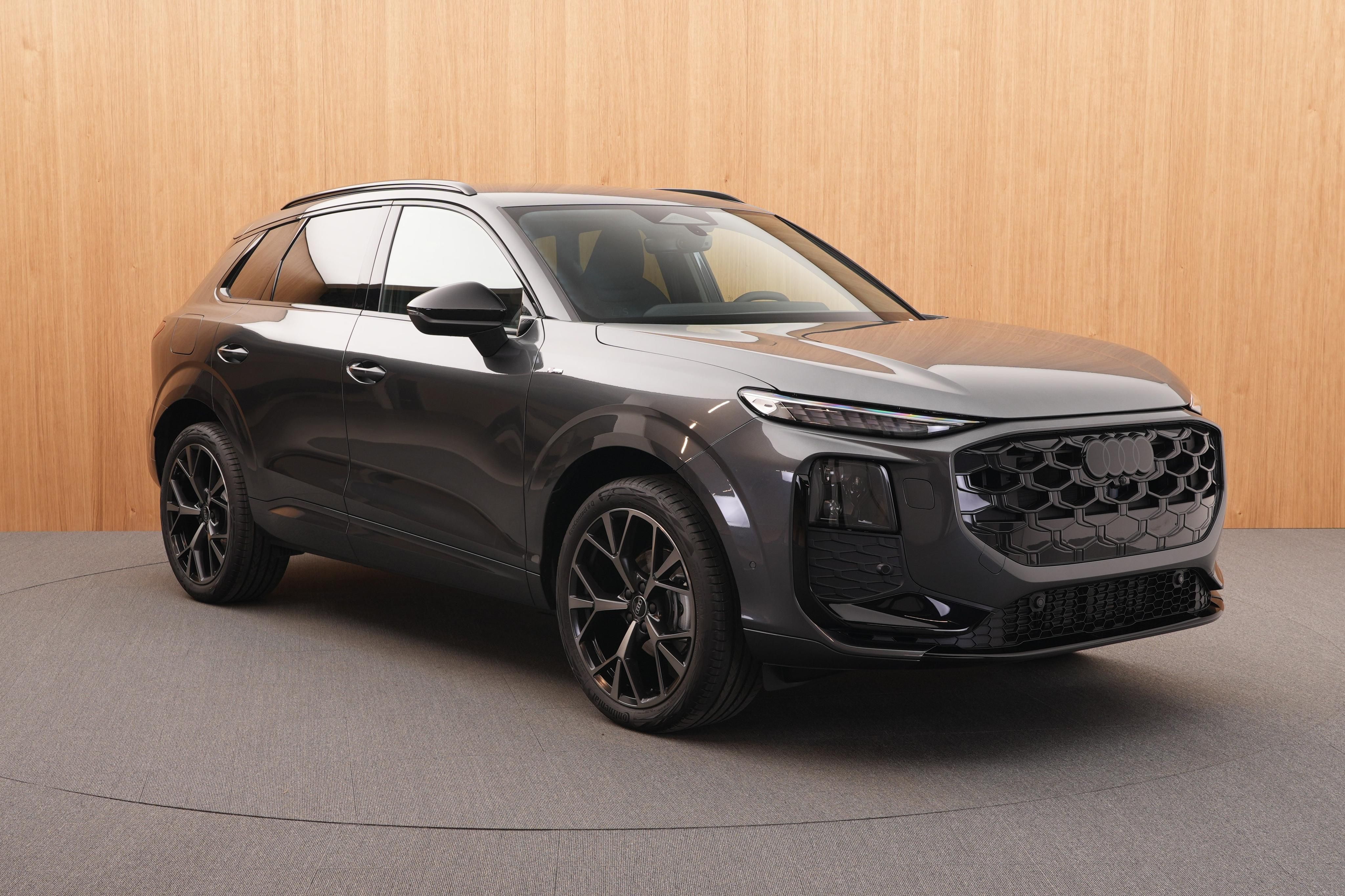 Audi Q3, S line  35 TFSI 110 kW - fotka 6