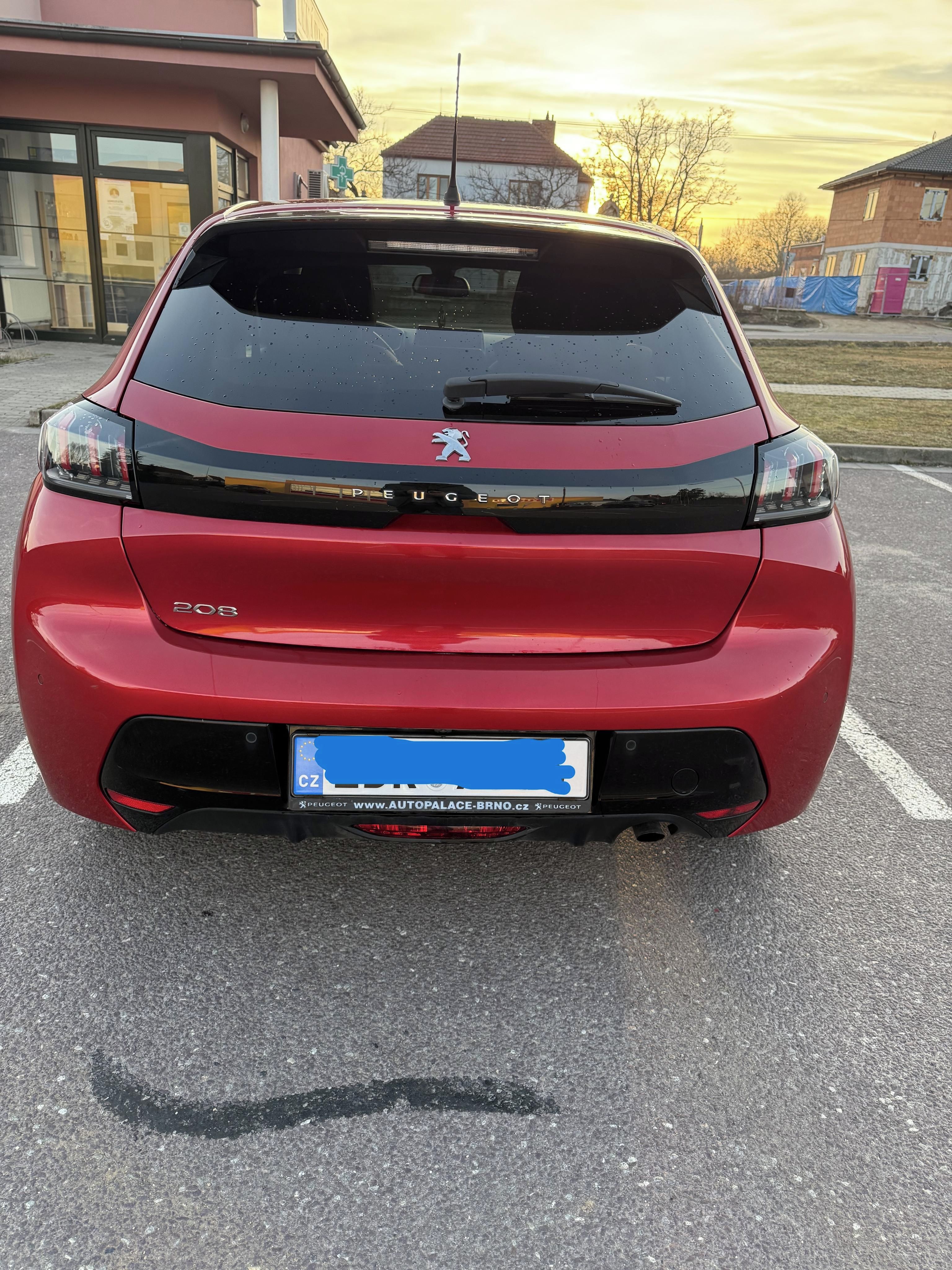 Peugeot 208, 1,2 Pure Tech - fotka 2