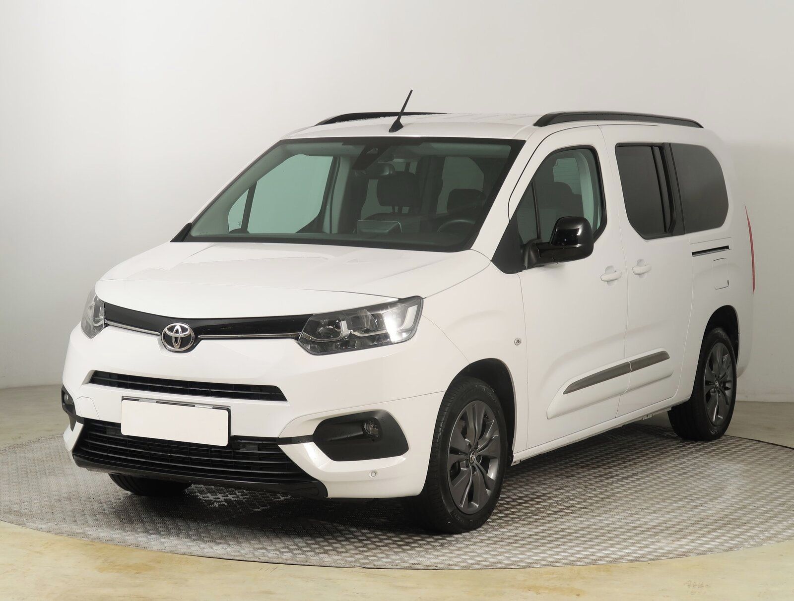 Toyota Proace City Verso, Maxi 1.5 D-4D, Family, 7Míst - fotka 2