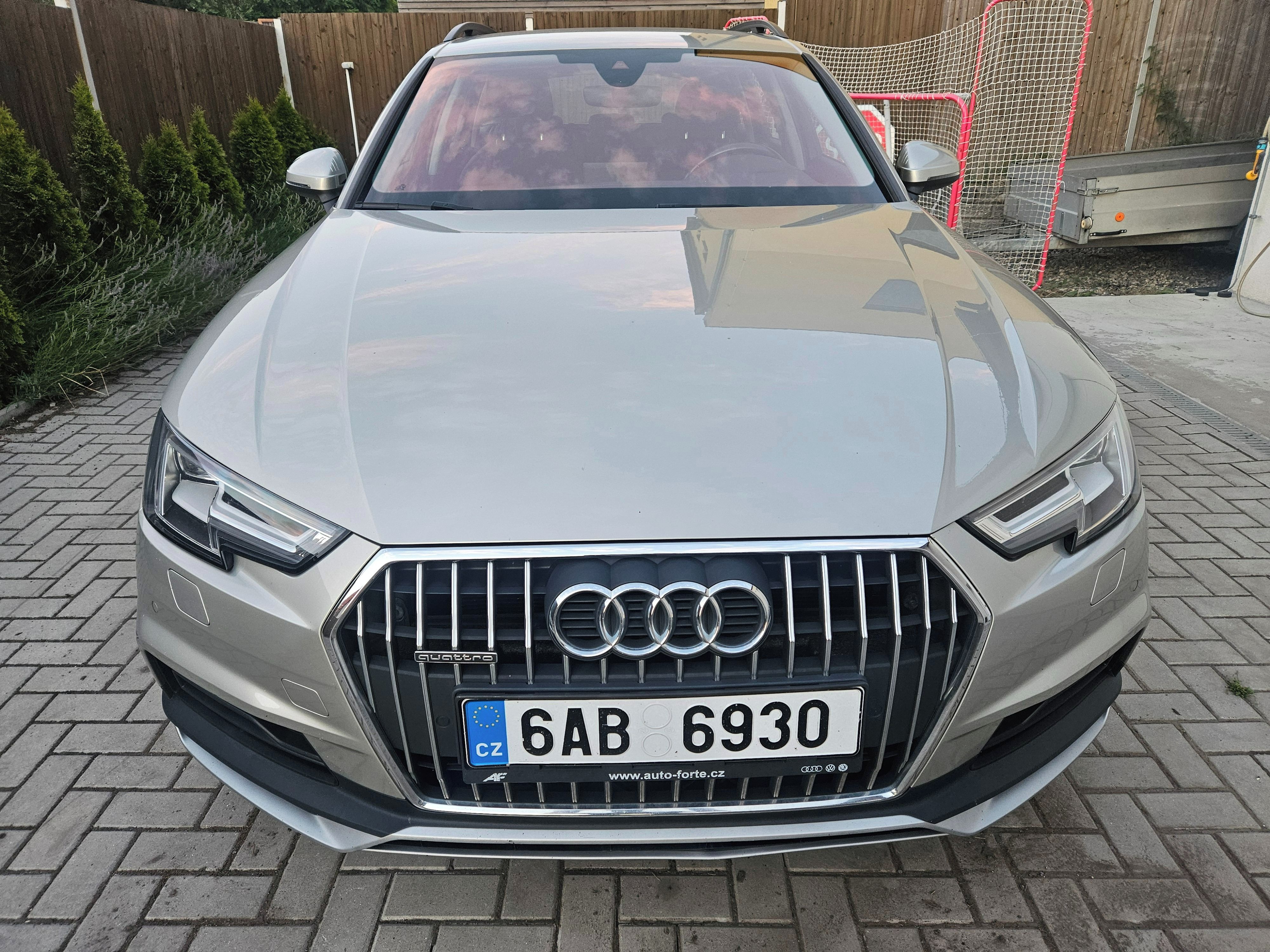 Audi A4 allroad, 2.0TDi 120 KW 4x4 AUTOMAT NAV - fotka 2