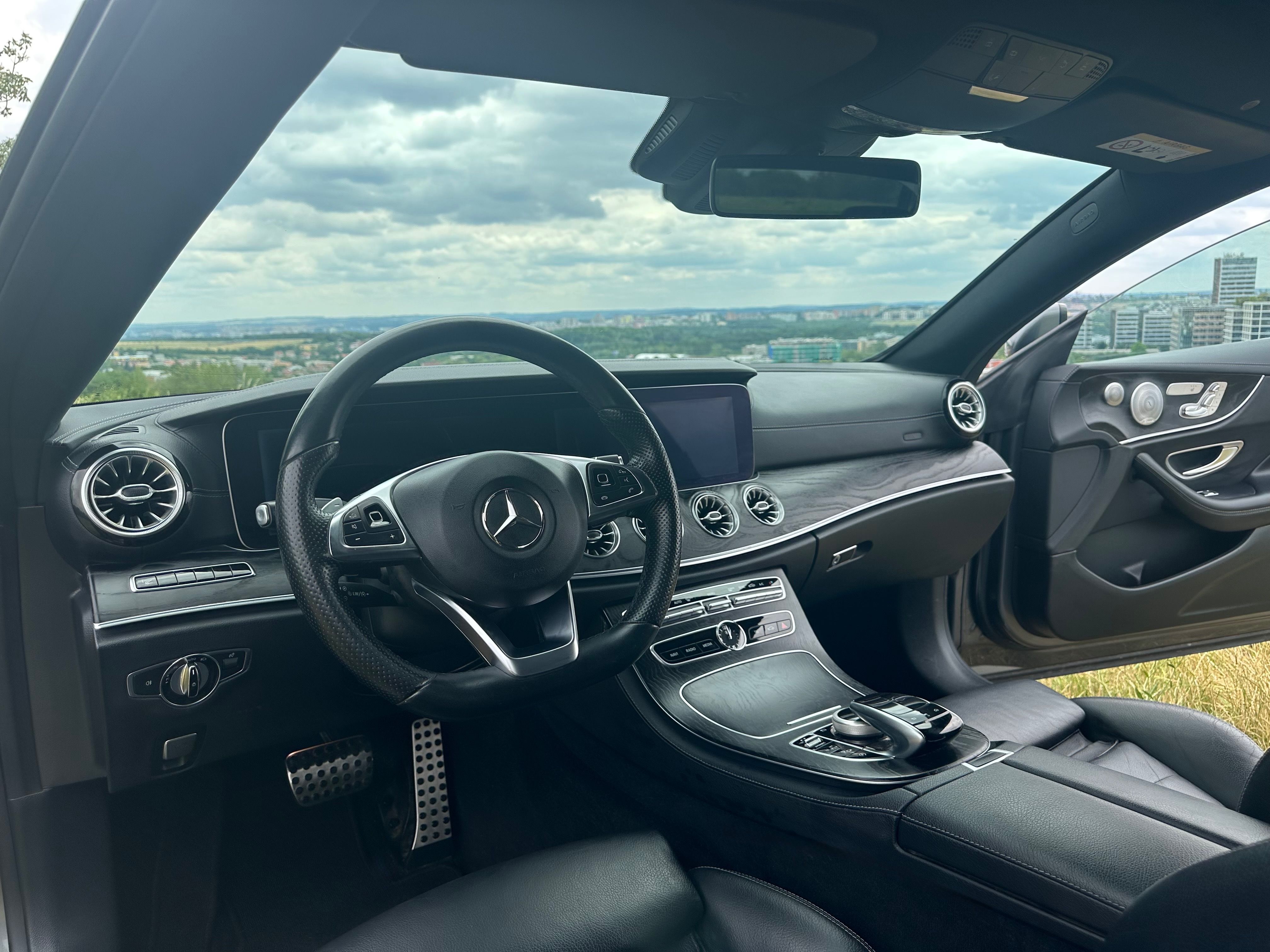 Mercedes-Benz Třídy E, 220d coupe 4MATIC, AMG, 4x4 - fotka 4