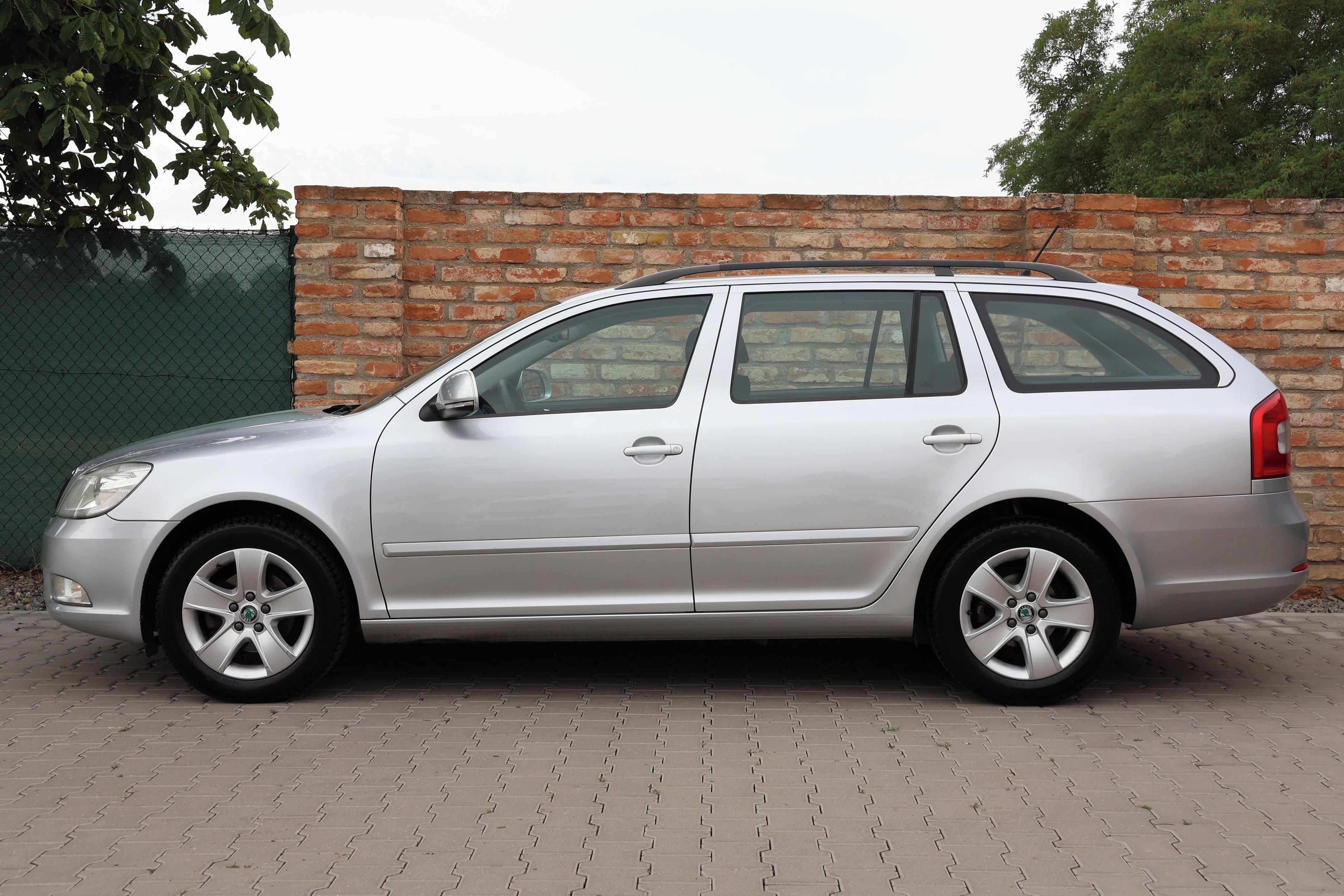 Škoda Octavia, 1.6TDI 77kW Servis Škoda 1Maji - fotka 2