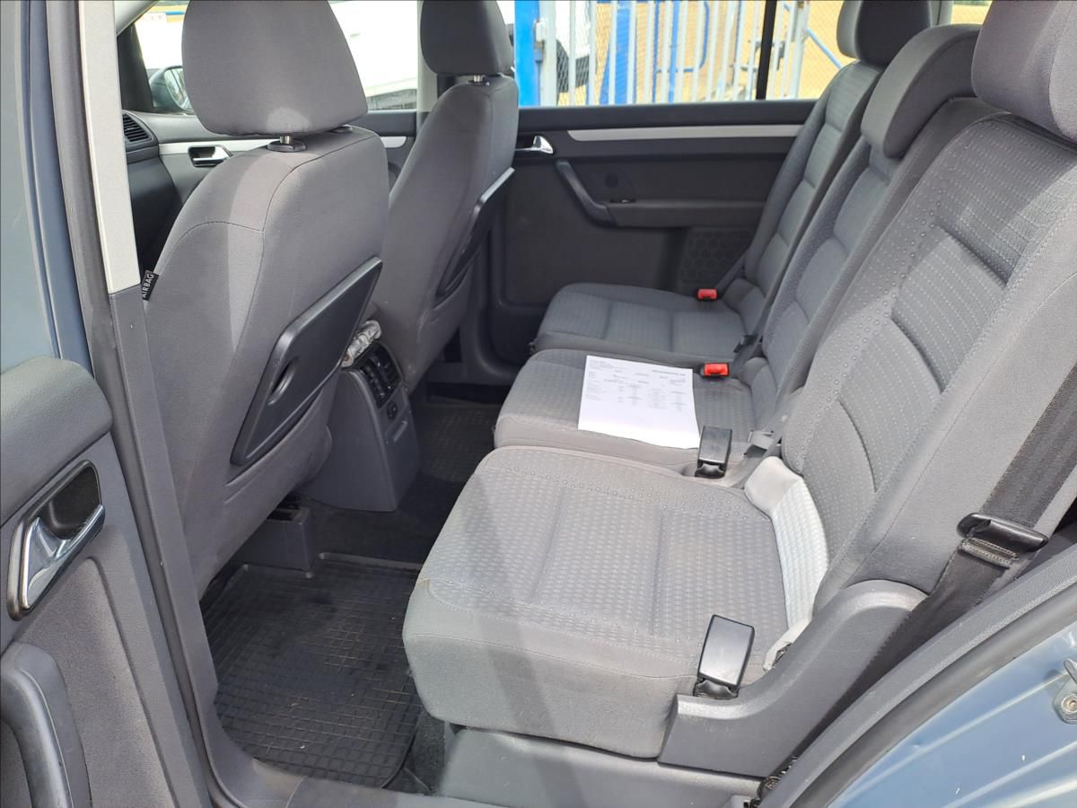 Volkswagen Touran, 1,6 i 75 kW DIGIKLIMA - fotka 6