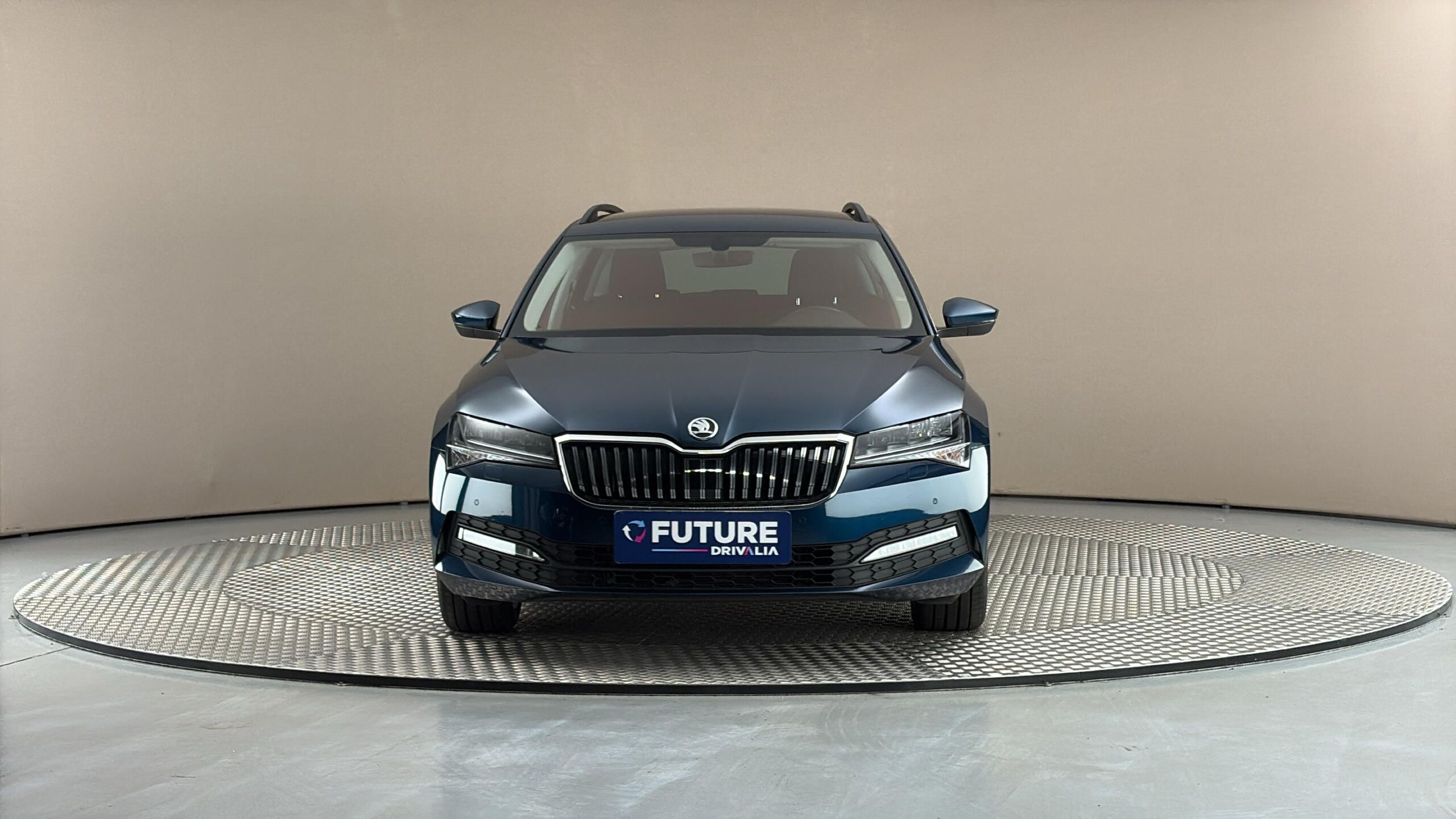 Škoda Superb, 2.0 TDI DSG Ambition Combi - fotka 3