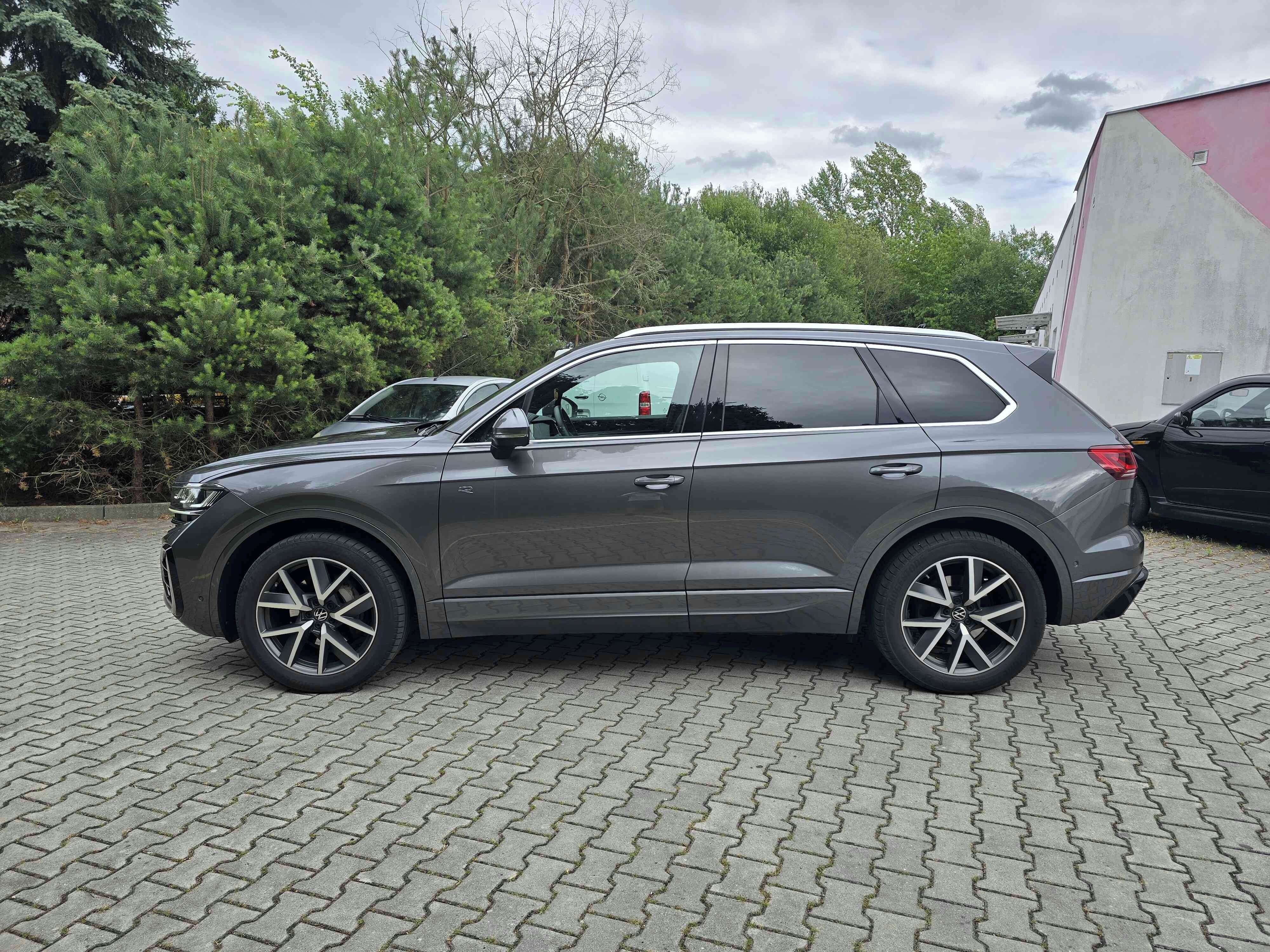 Volkswagen Touareg, 210 kW R-line FACELIFT - fotka 2