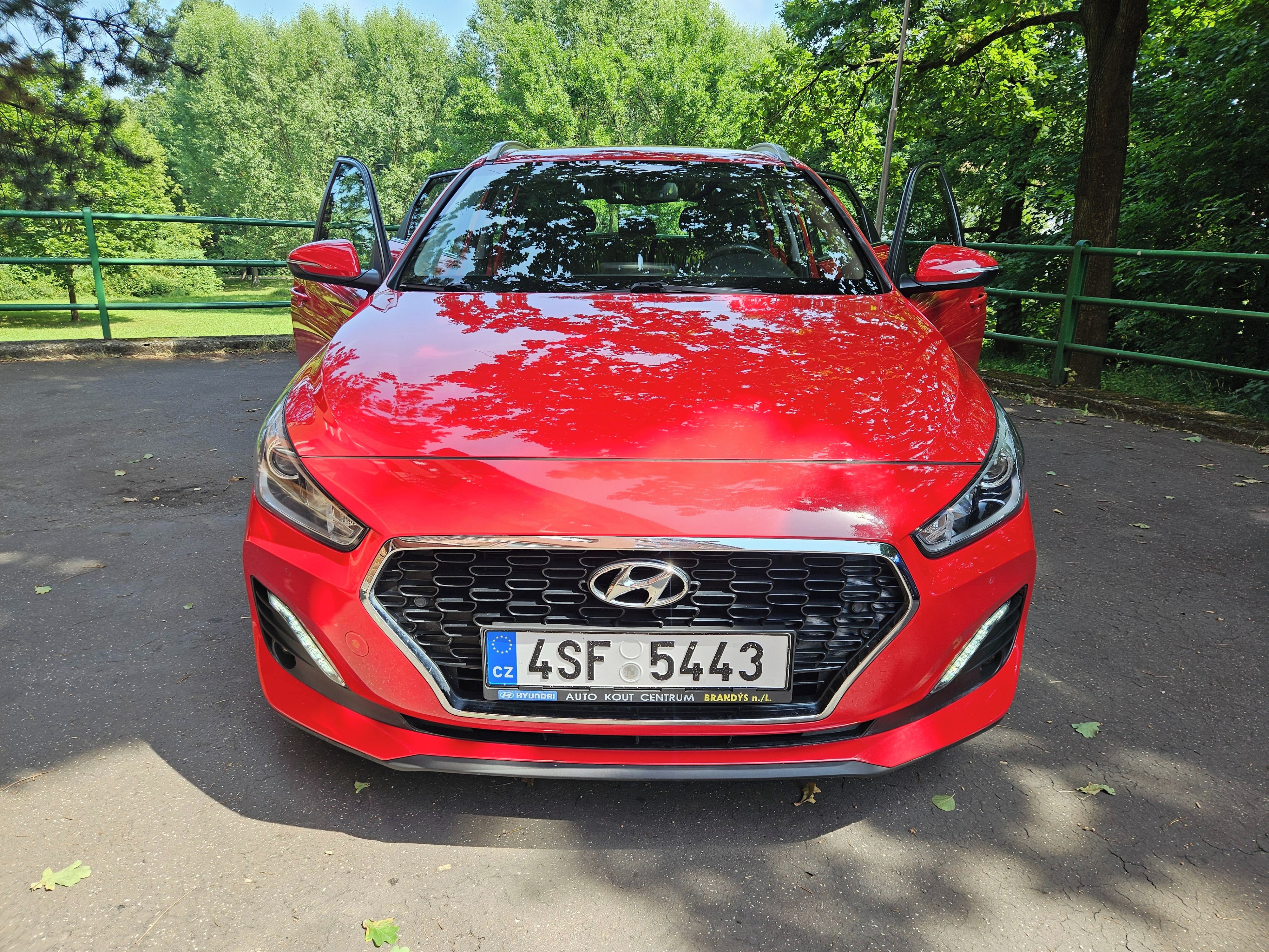 Hyundai i30, 1.4 T-GDI automat 1.maj, tažné - fotka 5