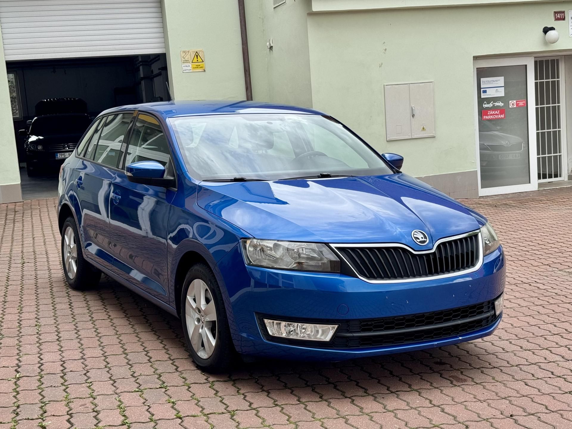 Škoda Rapid, Spaceback 1.2TSI 81kW - fotka 3