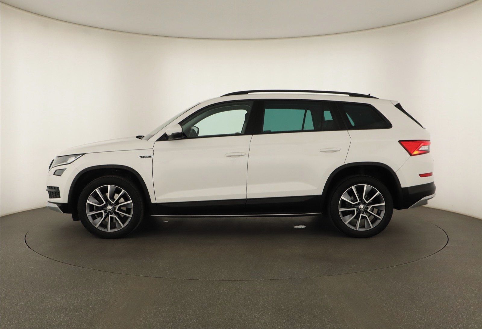 Škoda Kodiaq, 2.0 TDI 4x4, Scout, 4X4 - fotka 3