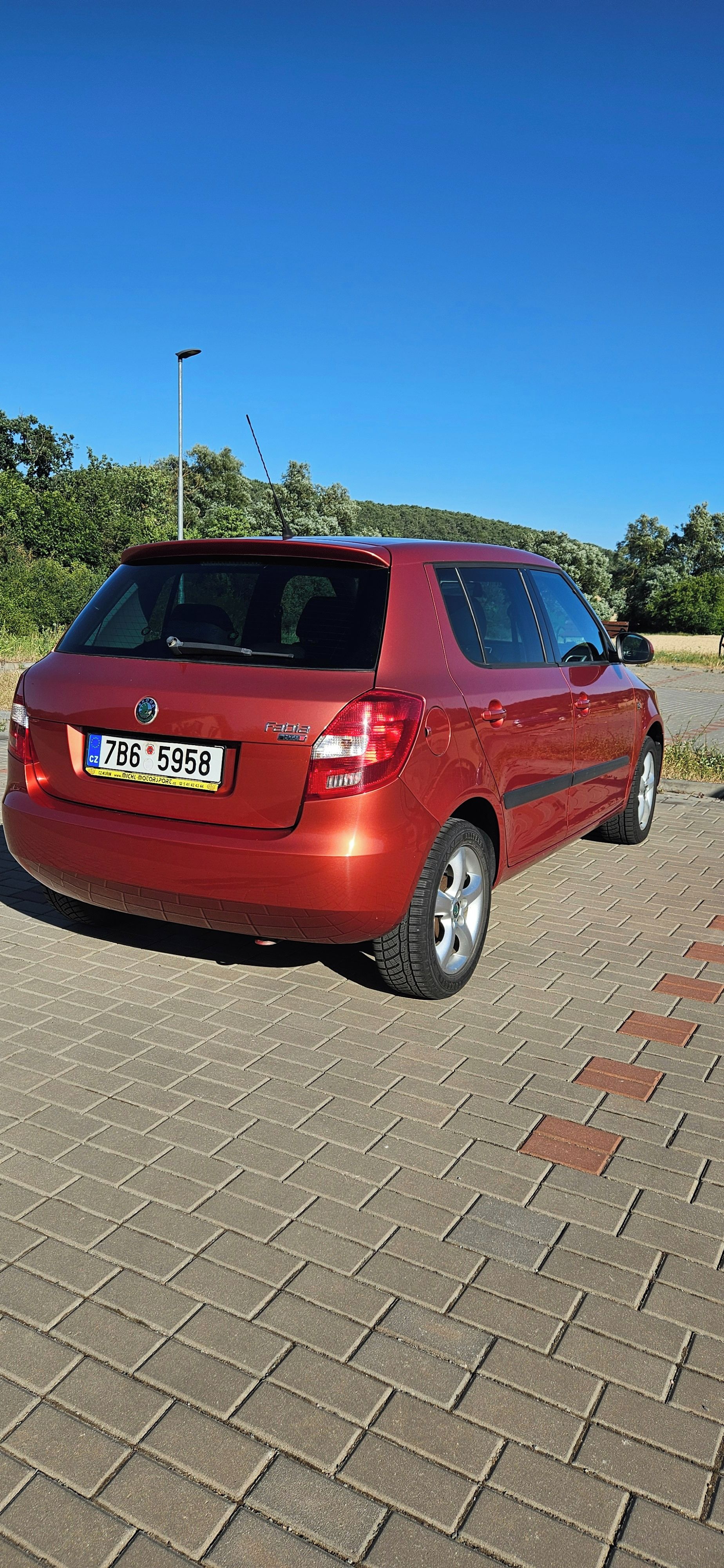 Škoda Fabia, 1.2 HTP,  pouze 96 124 km - fotka 4