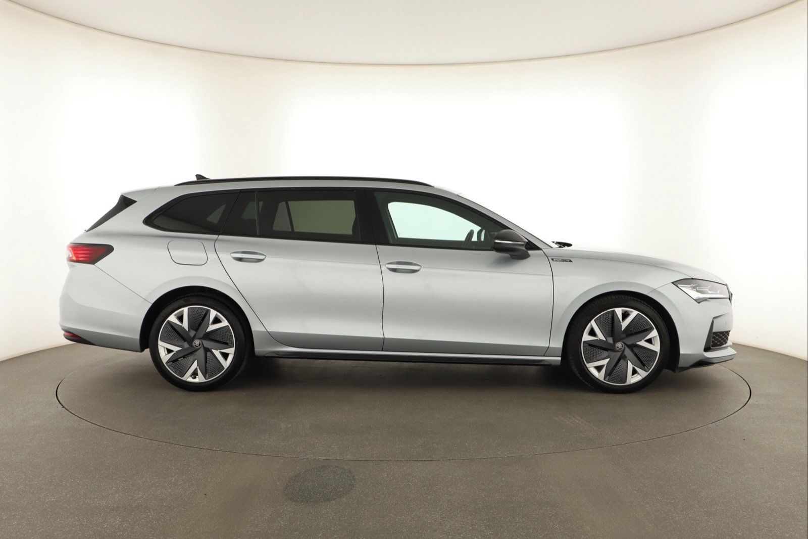 Škoda Superb, 2.0 TDI, SPORTLINE, DPH - fotka 6