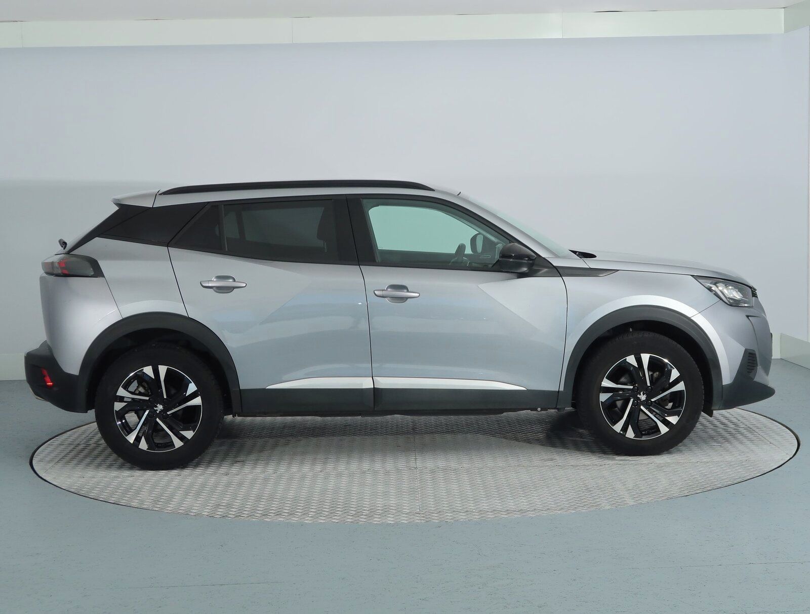 Peugeot 2008, 1.2 PureTech, Allure, Automat - fotka 6