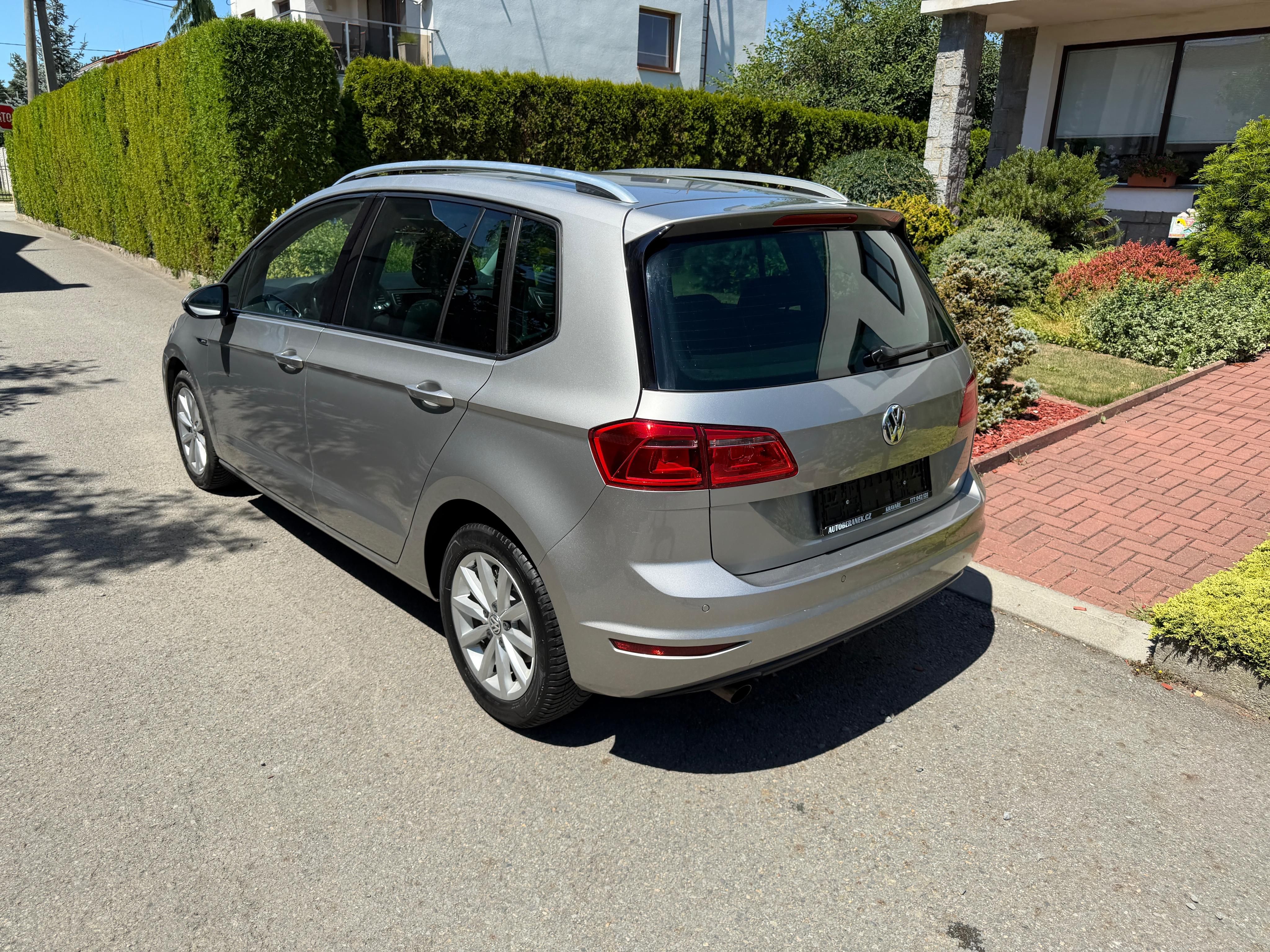 Volkswagen Golf Sportsvan, 1.2 TSI 81KW  LOUNGE - fotka 3