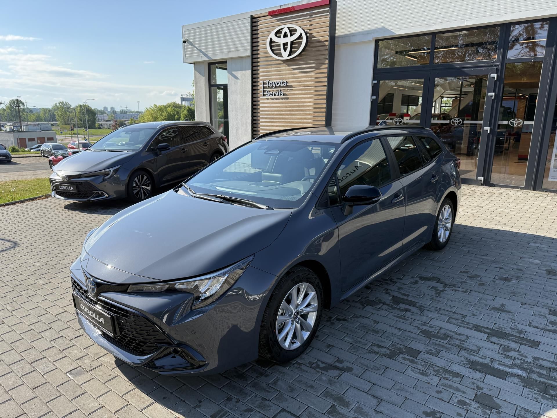 Toyota Corolla, 1.8 HEV Comfort Tech - fotka 2