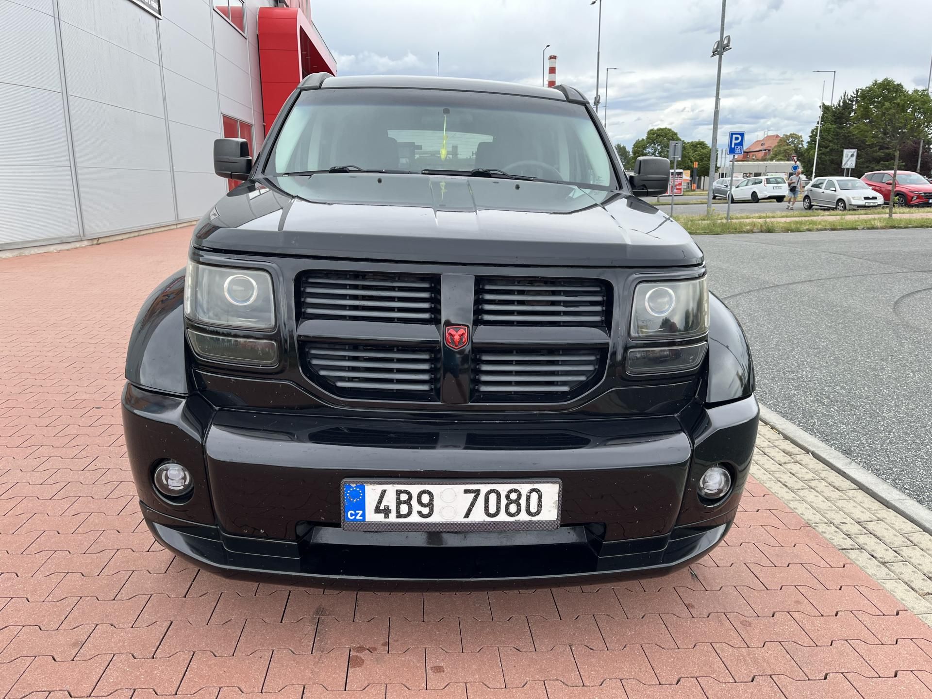 Dodge Nitro, 2.8 CRD 4x4 Automat - fotka 3