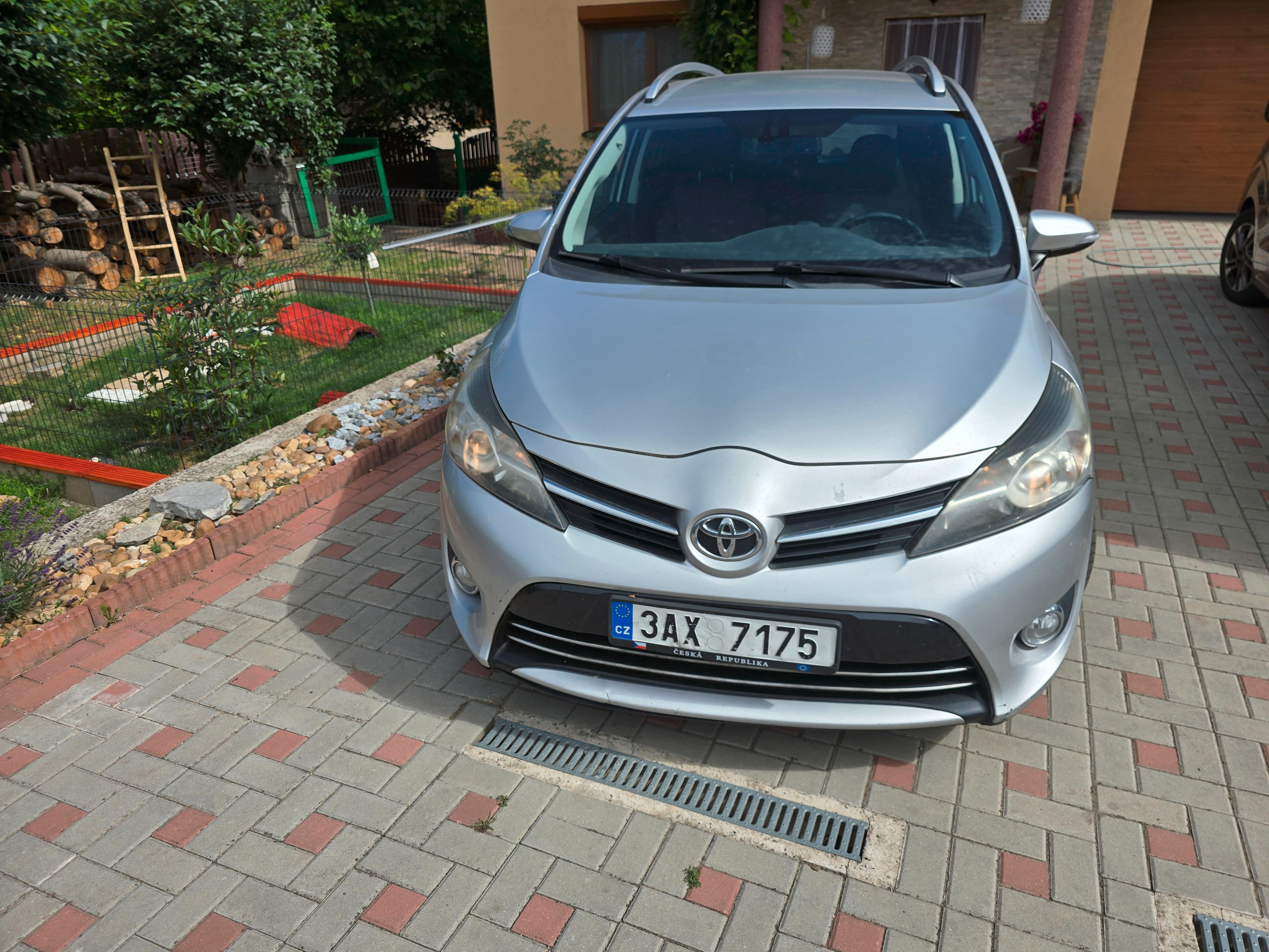 Toyota Verso, Toyota Verso 1,8 Benzin - fotka 2