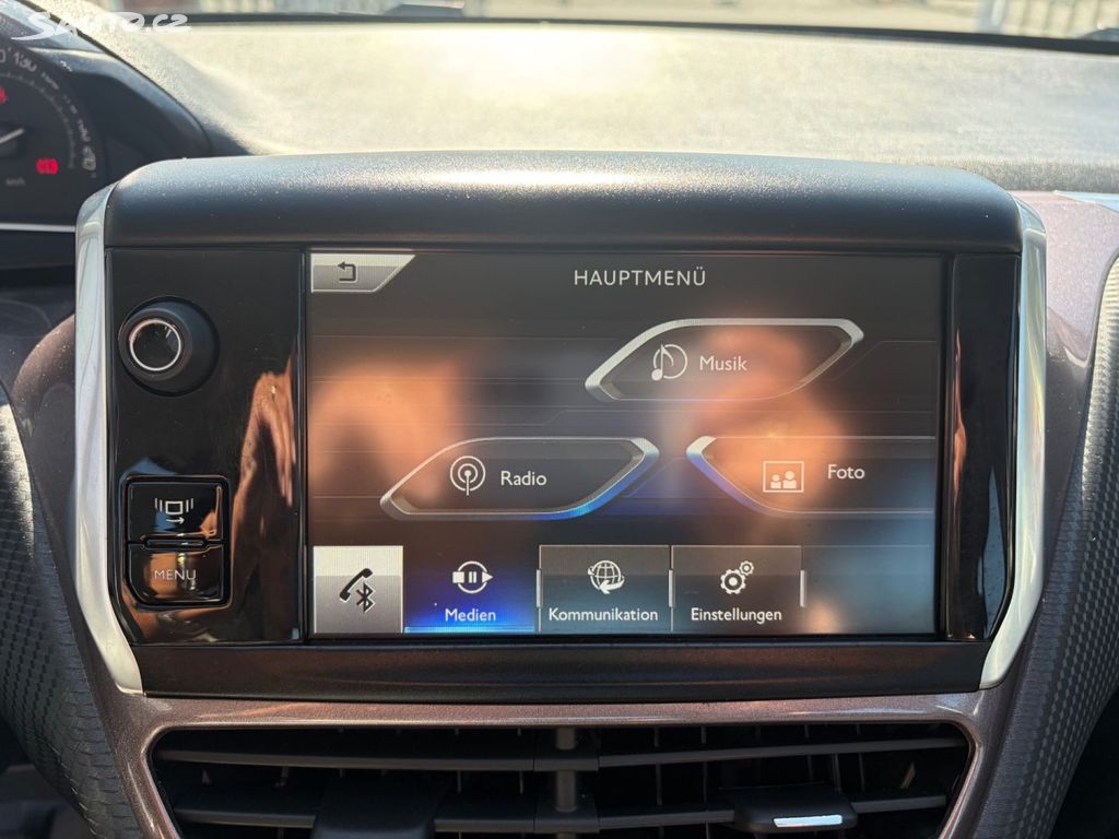 Peugeot 2008, 1,6 HDi,68kW,SERVISKA,1.MAJIT.