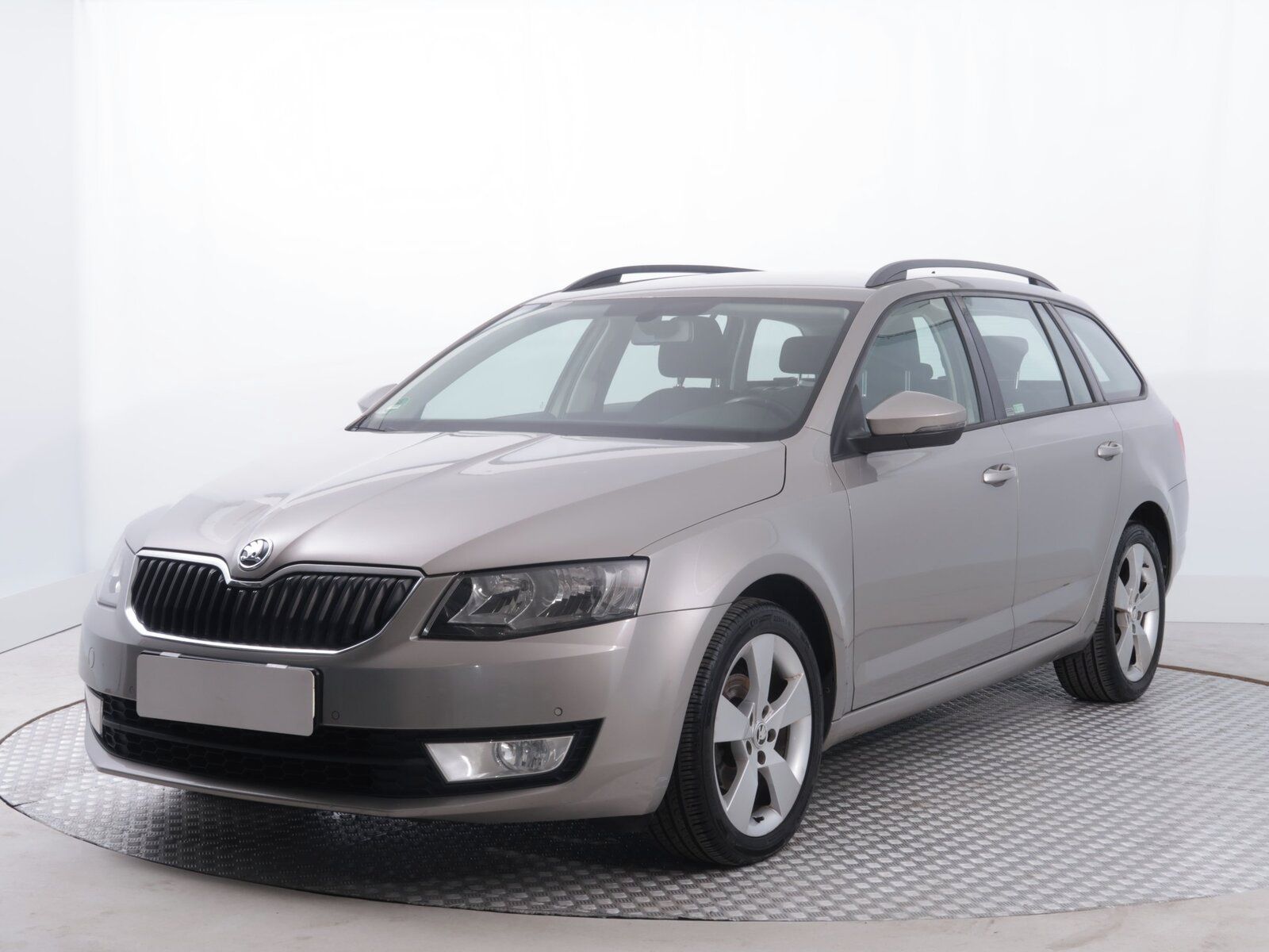 Škoda Octavia, 1.6 TDI, Automatická klima - fotka 2