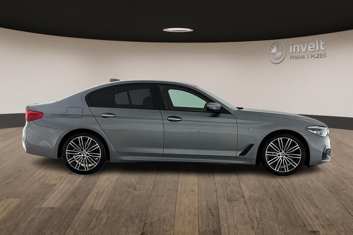 BMW Řada 5, 540i xDrive - fotka 2