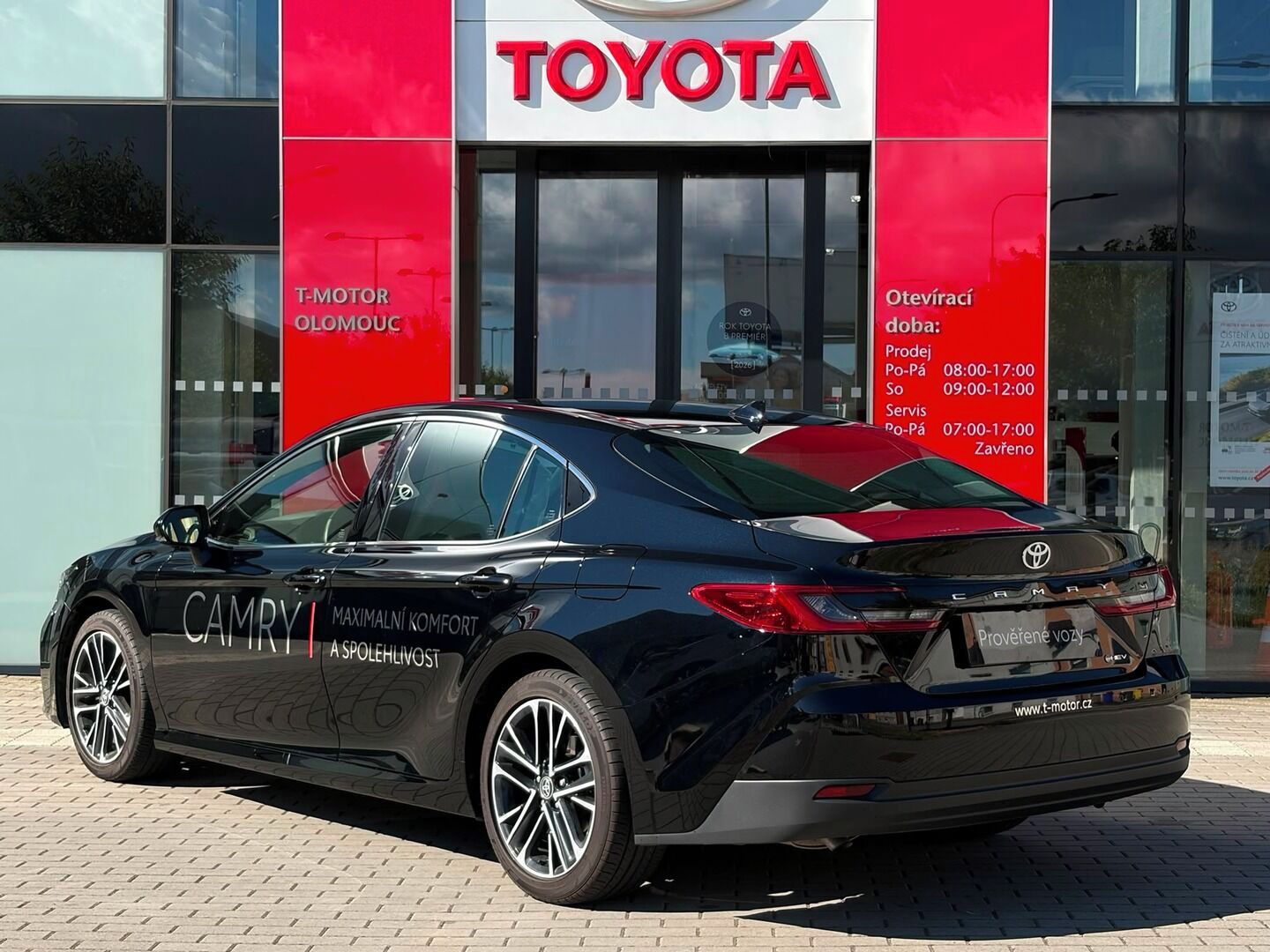 Toyota Camry, 2.5 hybrid Executive - fotka 2