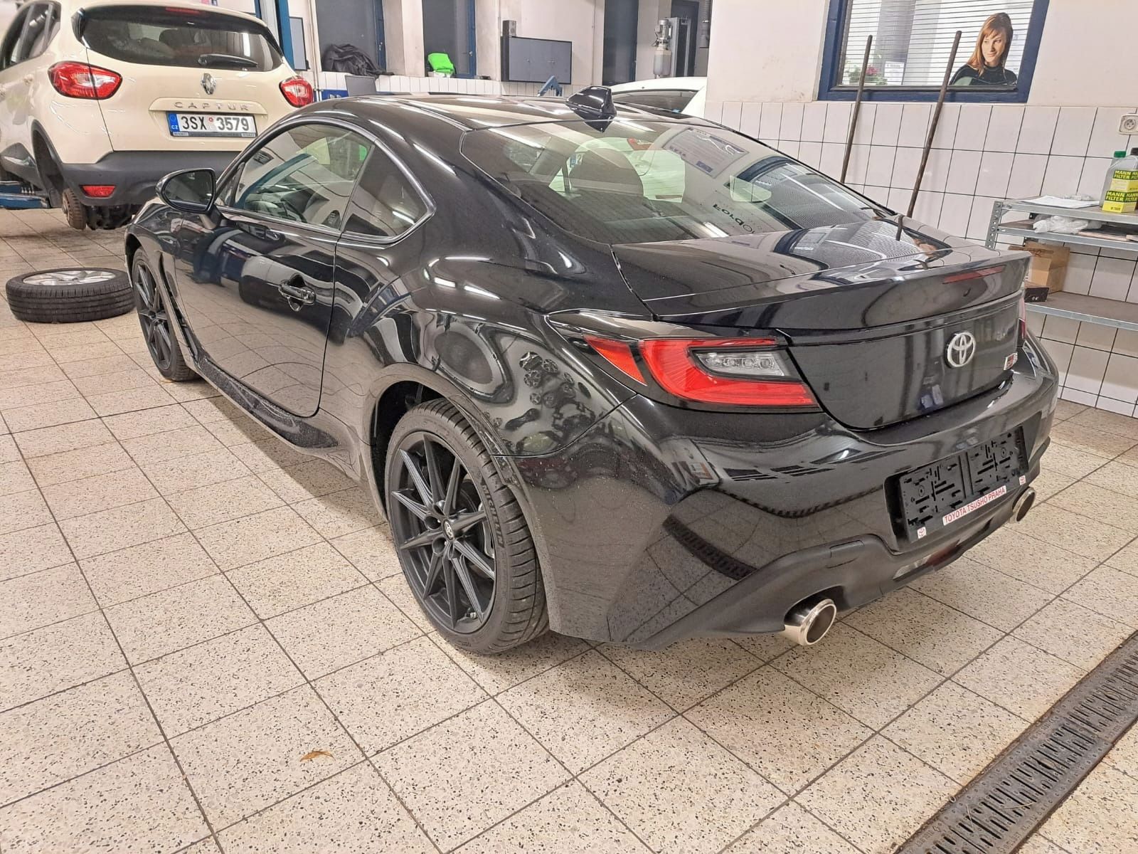 Toyota GR86, 2,4 Boxer o výkonu 172 kW - fotka 3