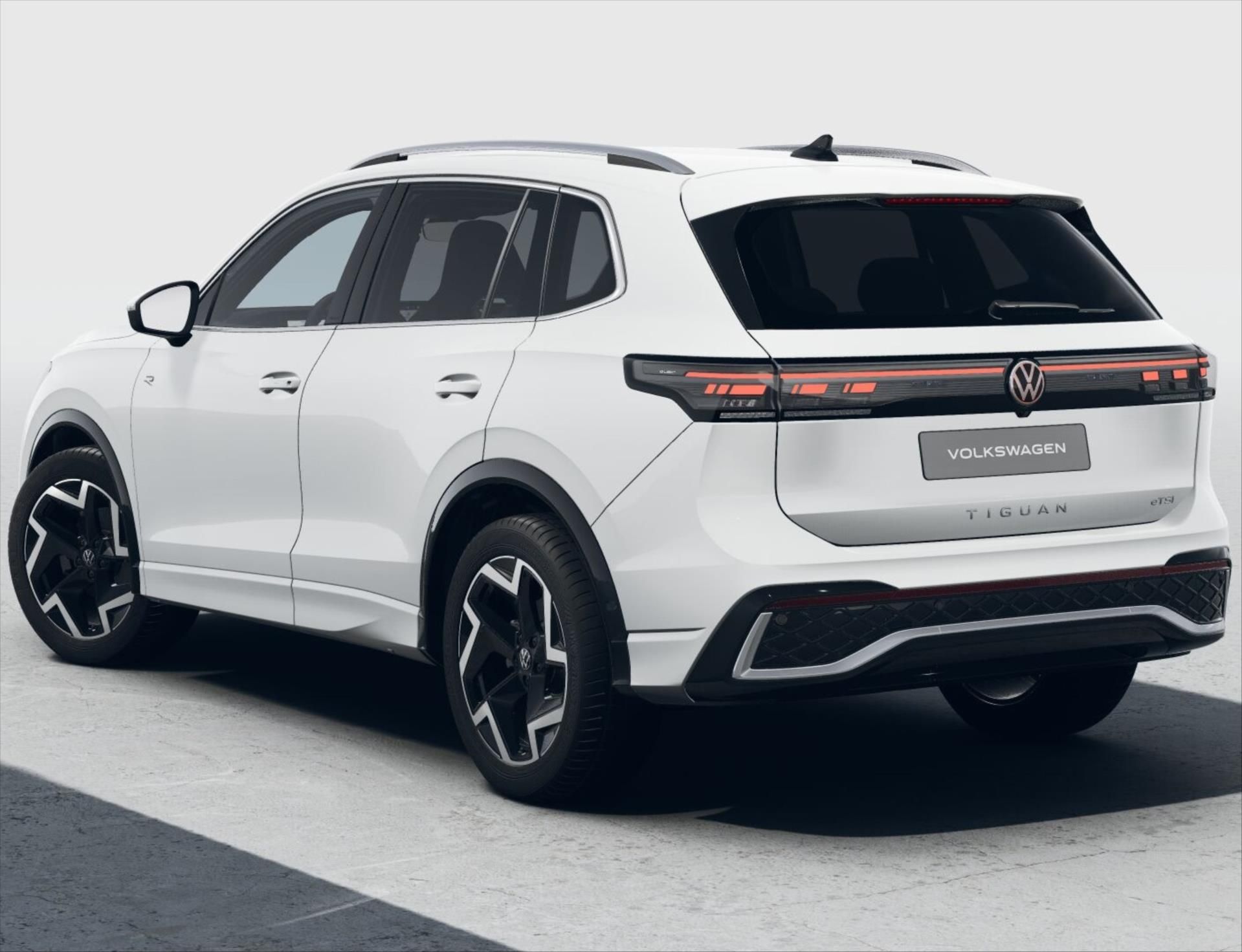 Volkswagen Tiguan, 1,5 eTSI 110kW  R-Line - fotka 3