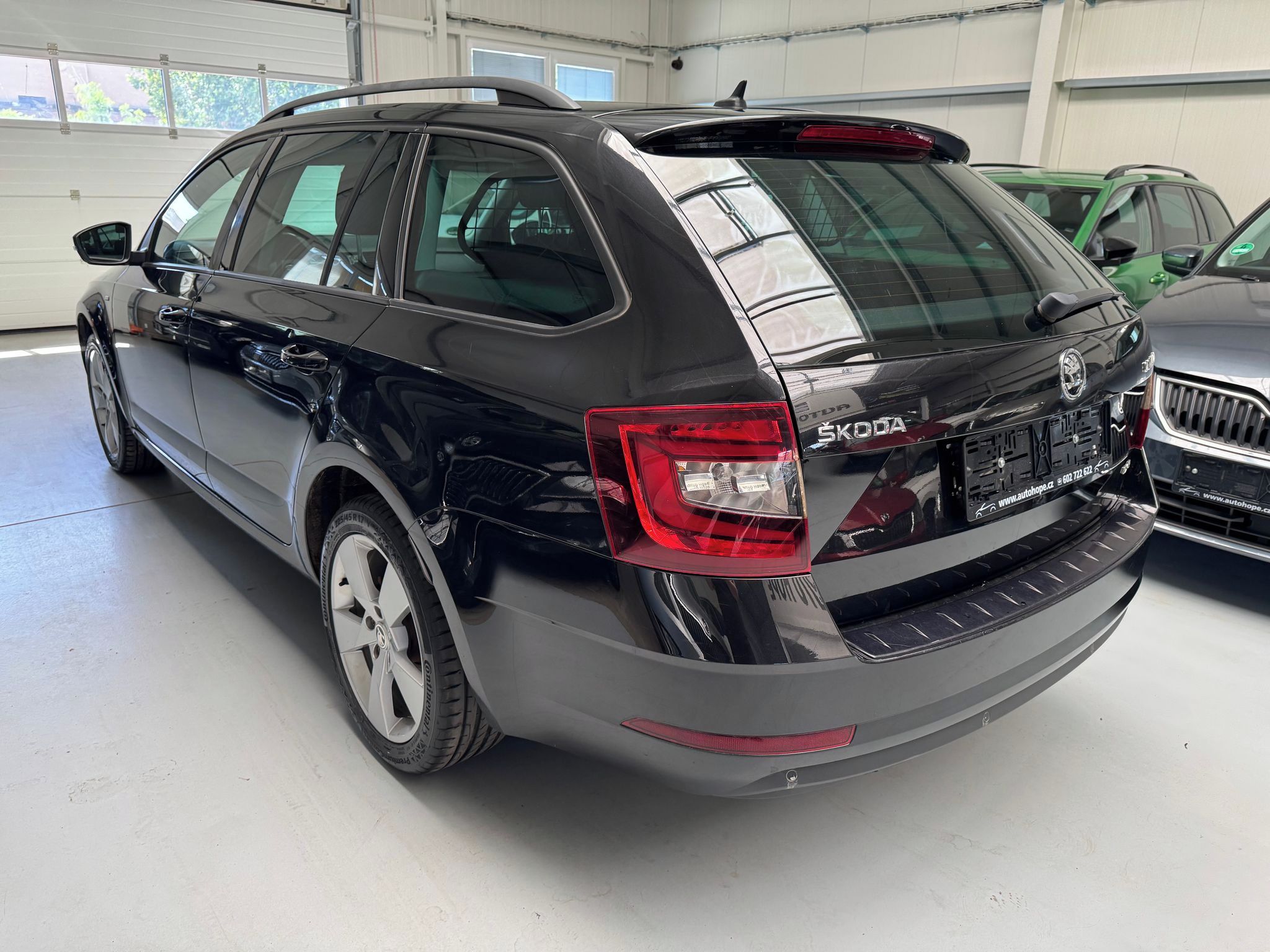 Škoda Octavia, combi 2.0 TDI 4x4 Ambition - fotka 4