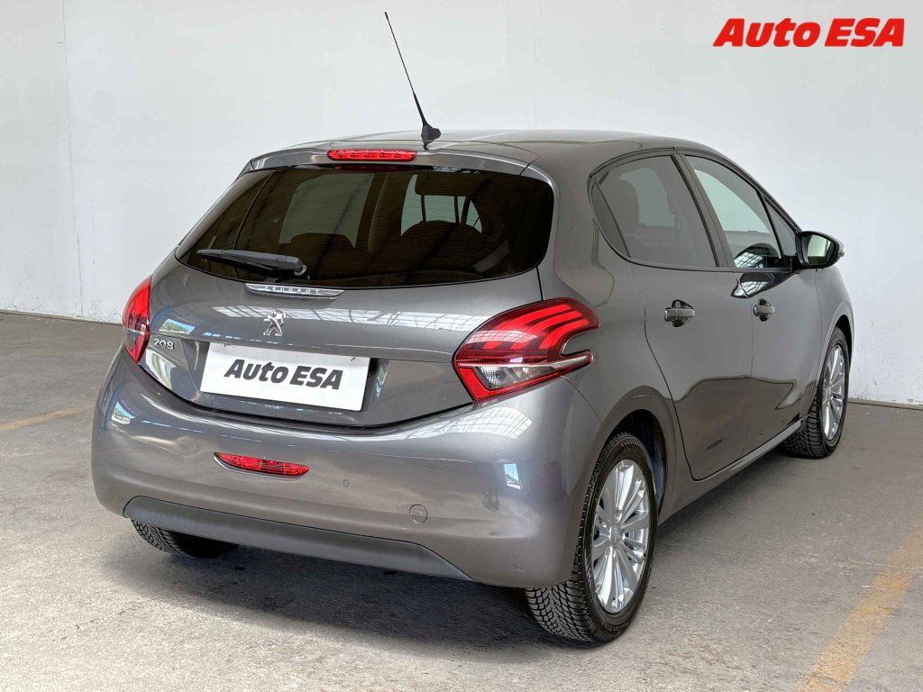 Peugeot 208, 1.2 PT - fotka 4