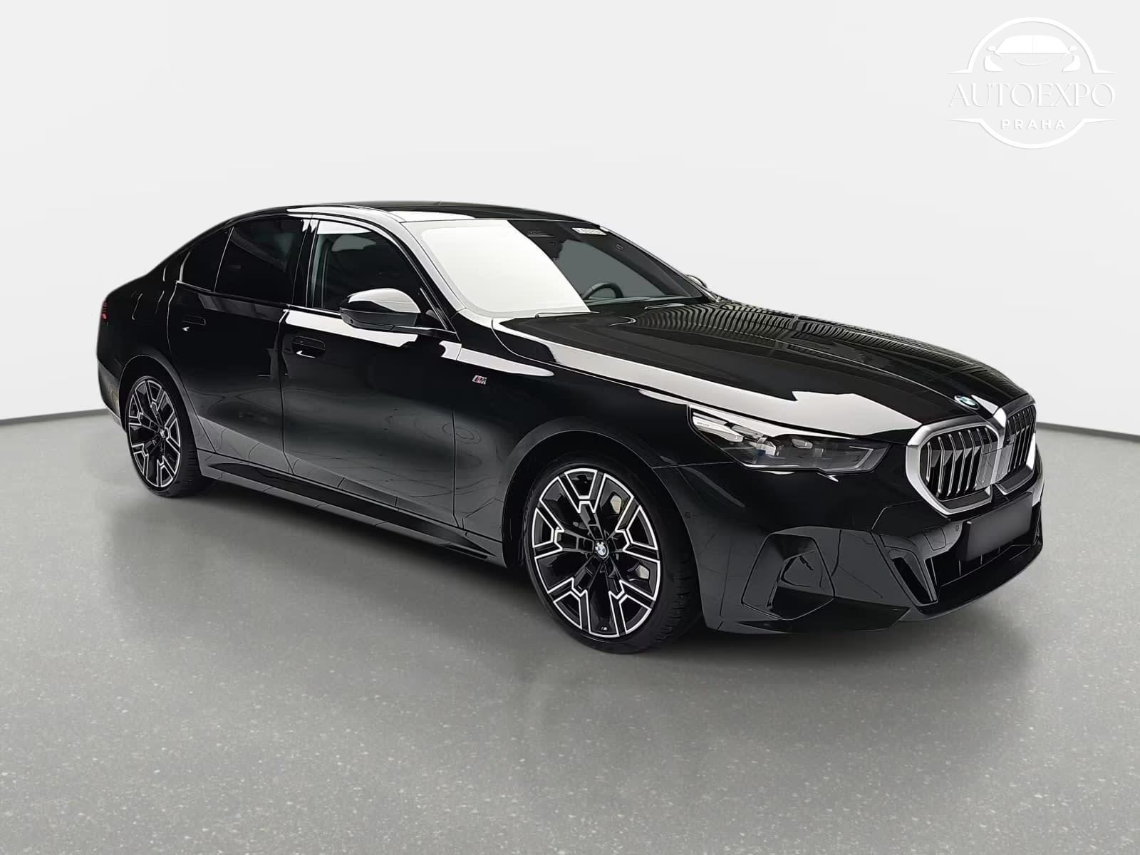 BMW Řada 5, 520D XDRIVE M-SPORT - fotka 2