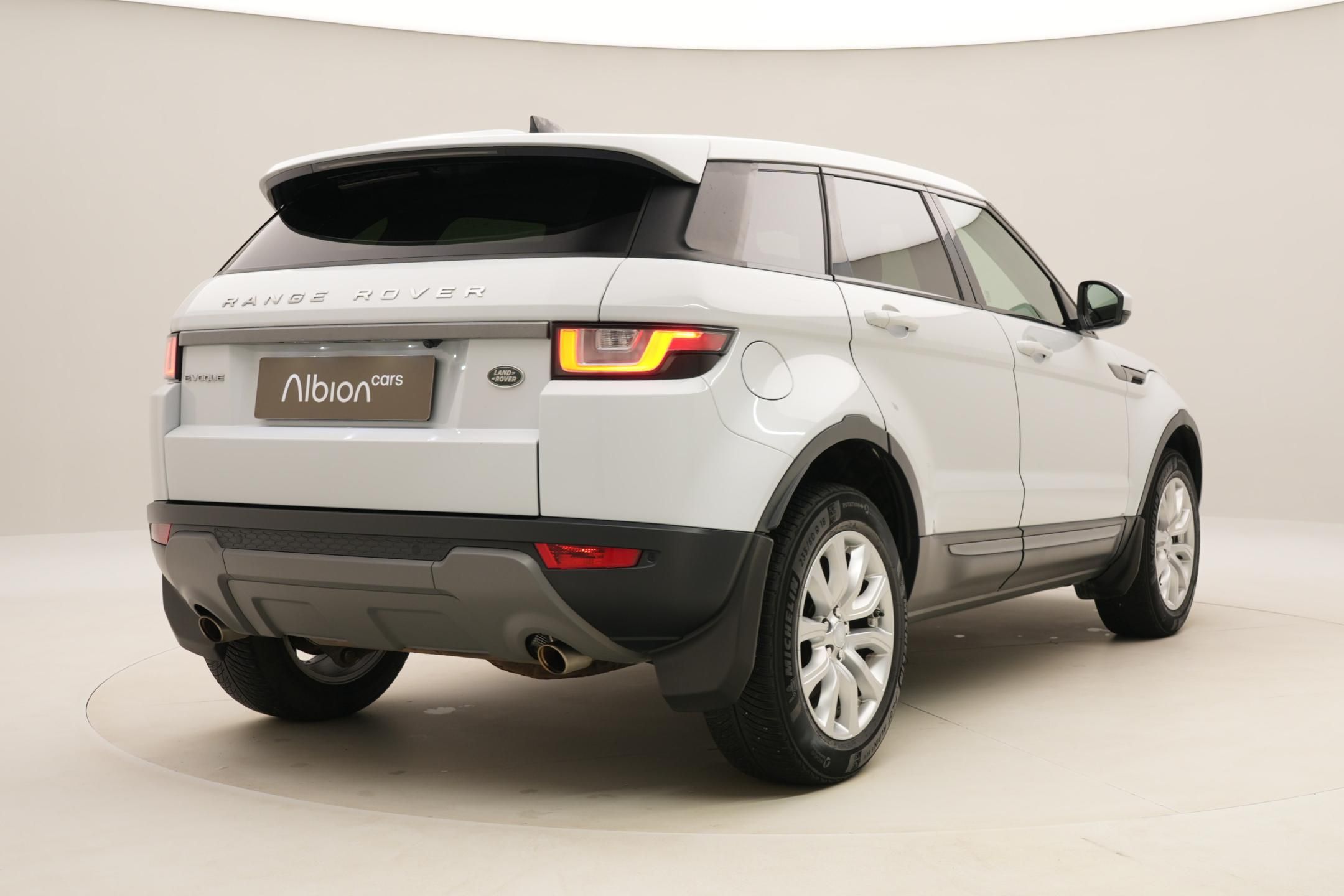 Land Rover Range Rover Evoque, 2.0 Si SE AWD AUT CZ - fotka 6