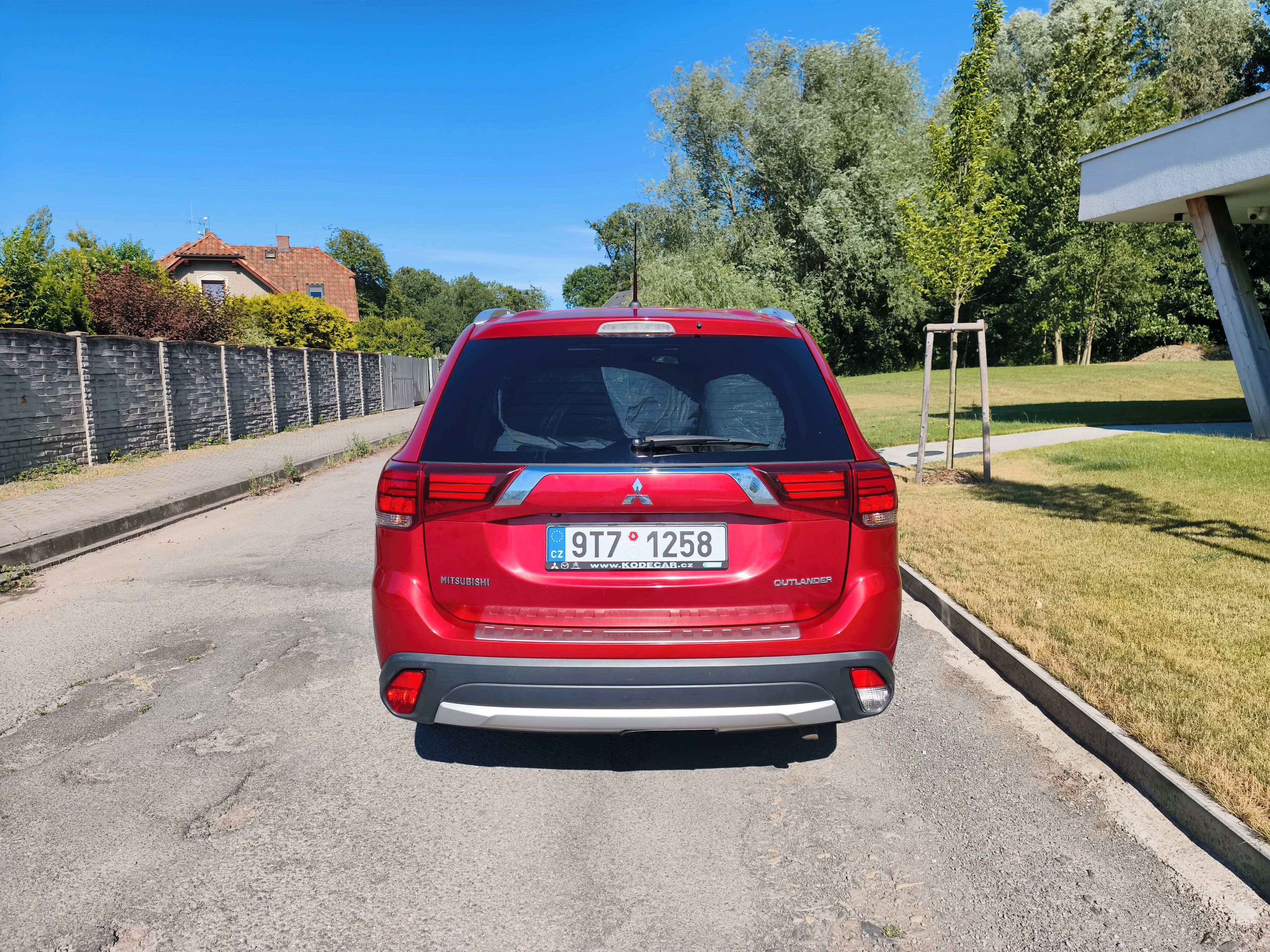 Mitsubishi Outlander, 2.2 DI-D AT, 4x4, 7 Míst, Kůže - fotka 4