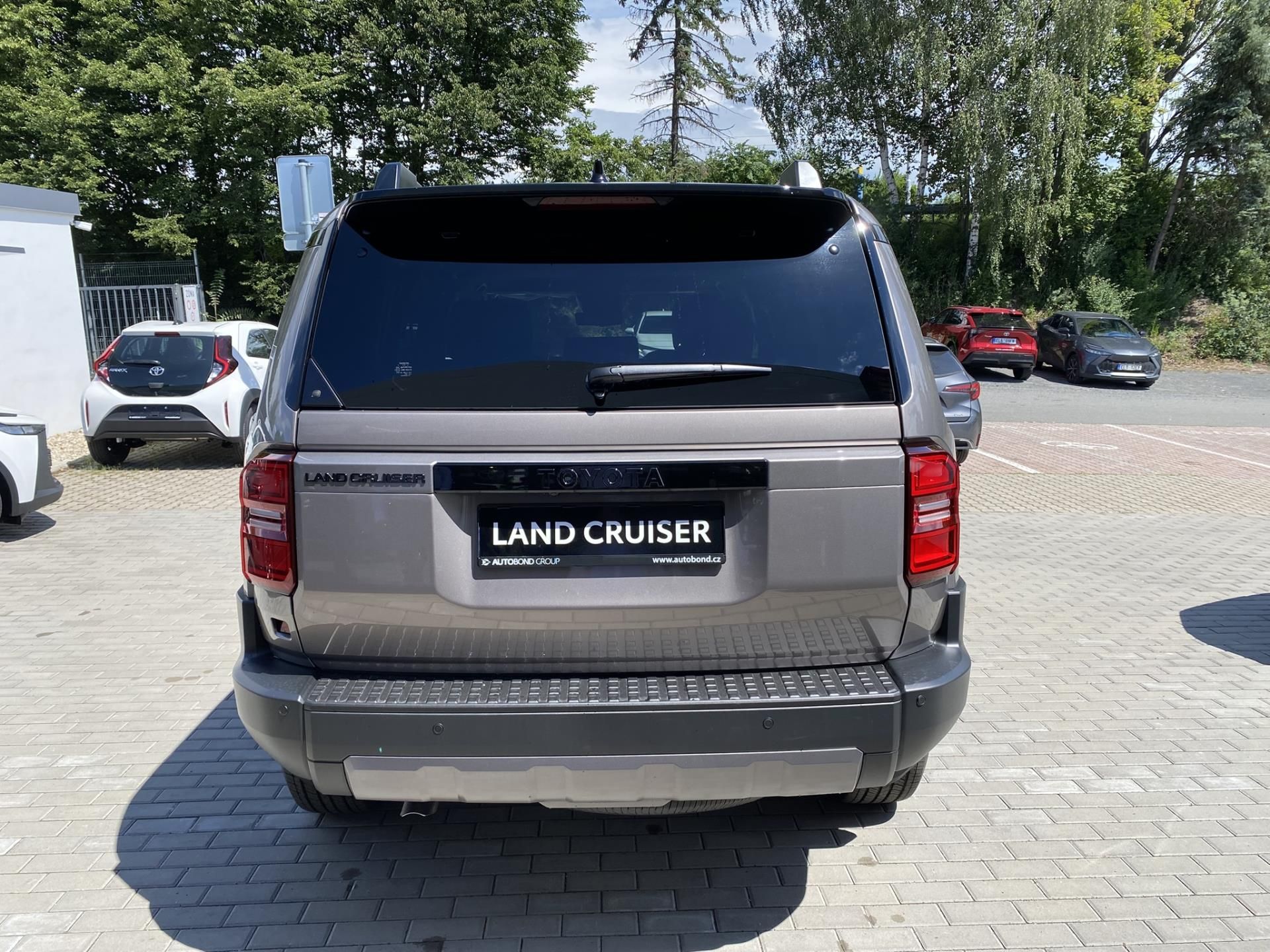 Toyota Land Cruiser, MY27 2.8 MHEV 8AT Executive - fotka 5