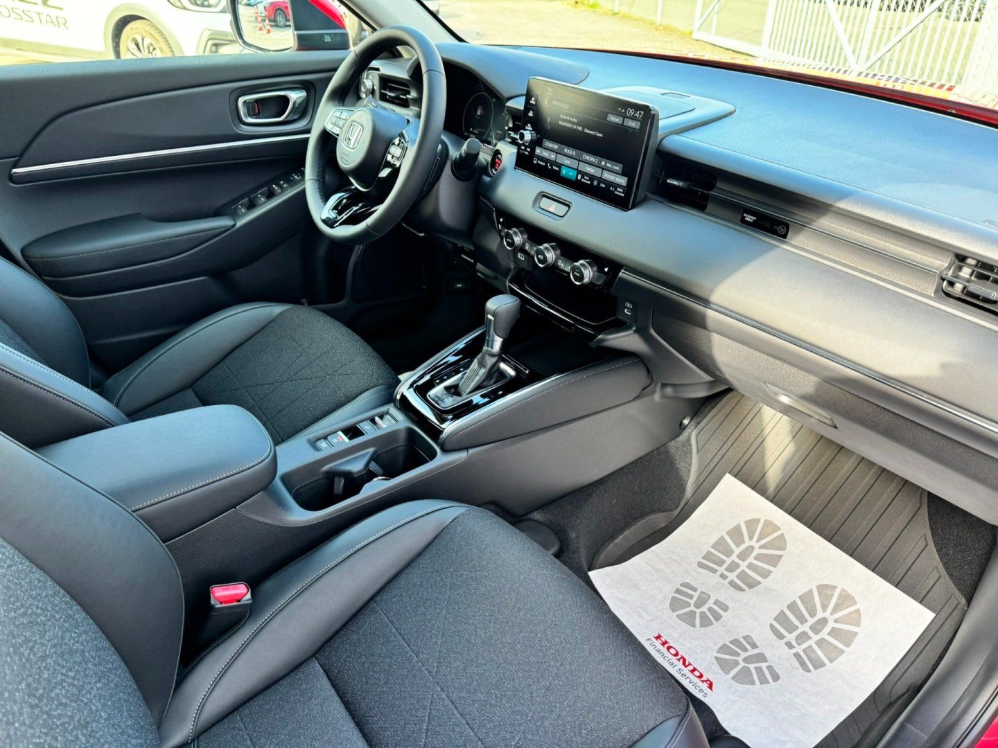 Honda HR-V, 1.5 e:HEV Advance SKLADEM - fotka 4