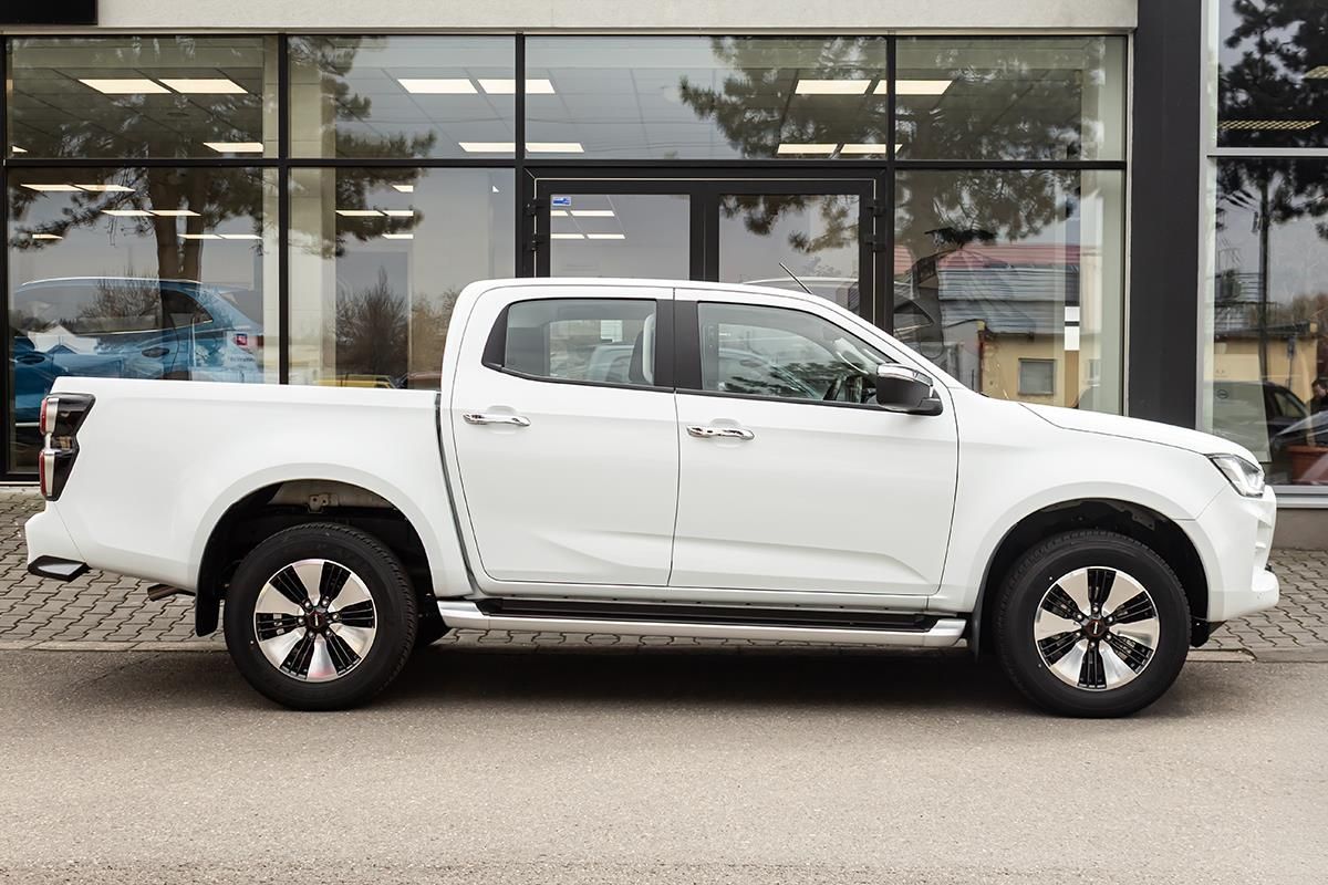 Isuzu D-Max, 1,9 D AT 4x4  LSE DoubleCab - fotka 4