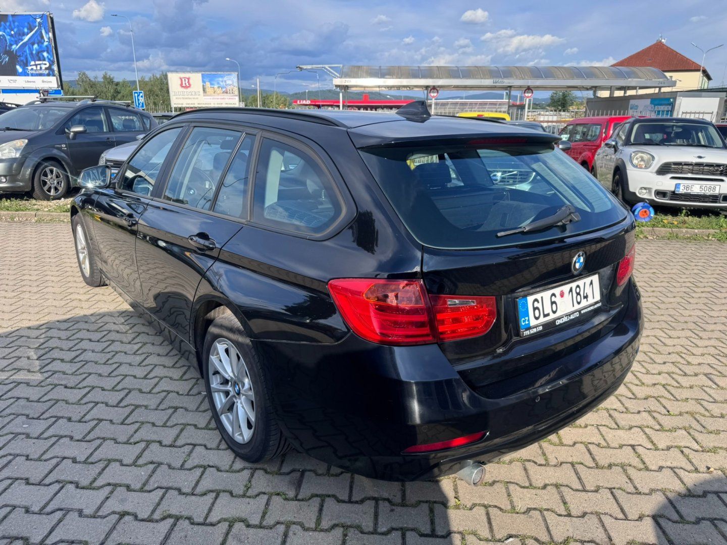 BMW Řada 3, 318D F11 2,0D 105 KW - fotka 3